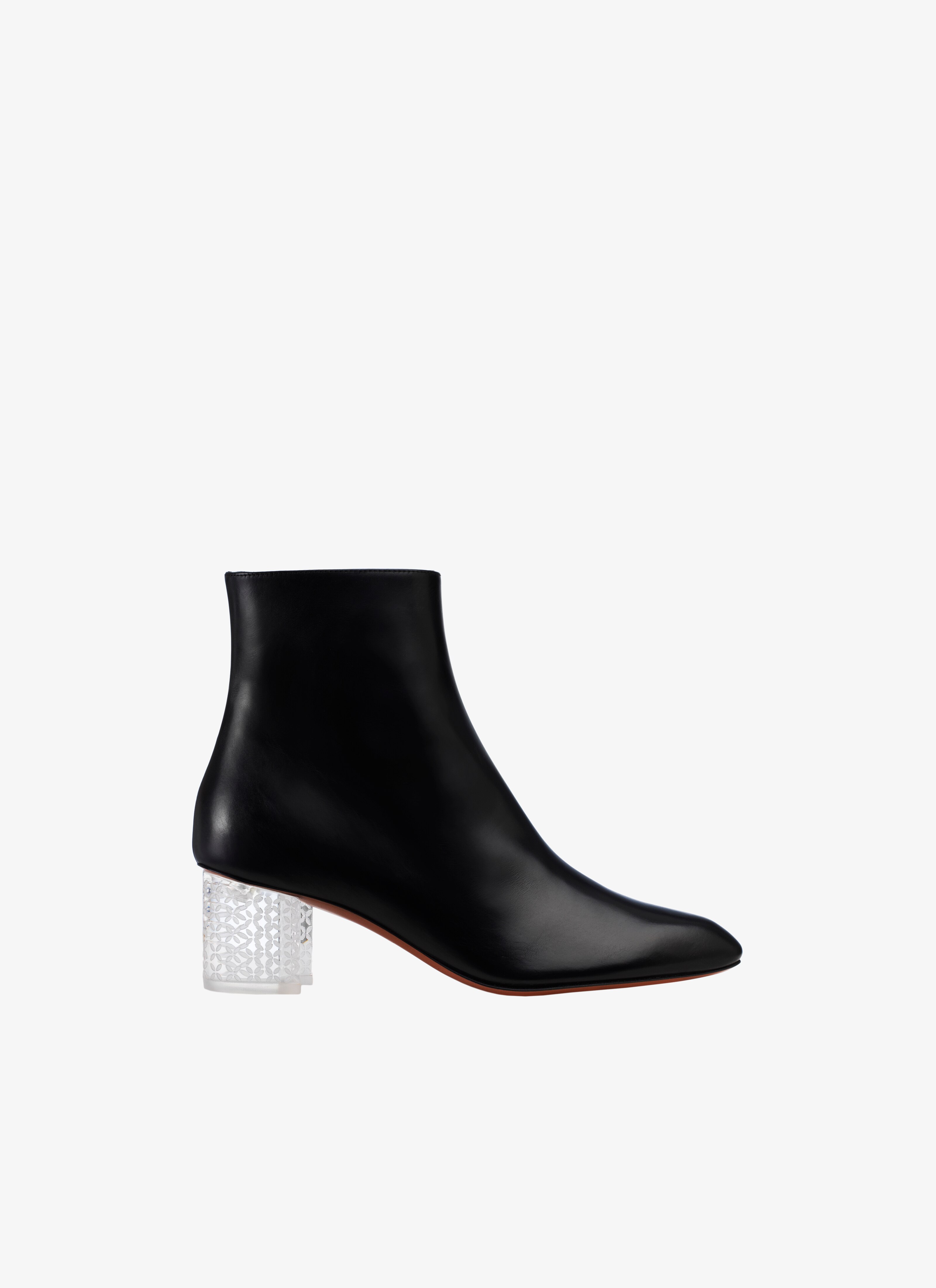 ALAÏA BLACK LOW BOOTS 