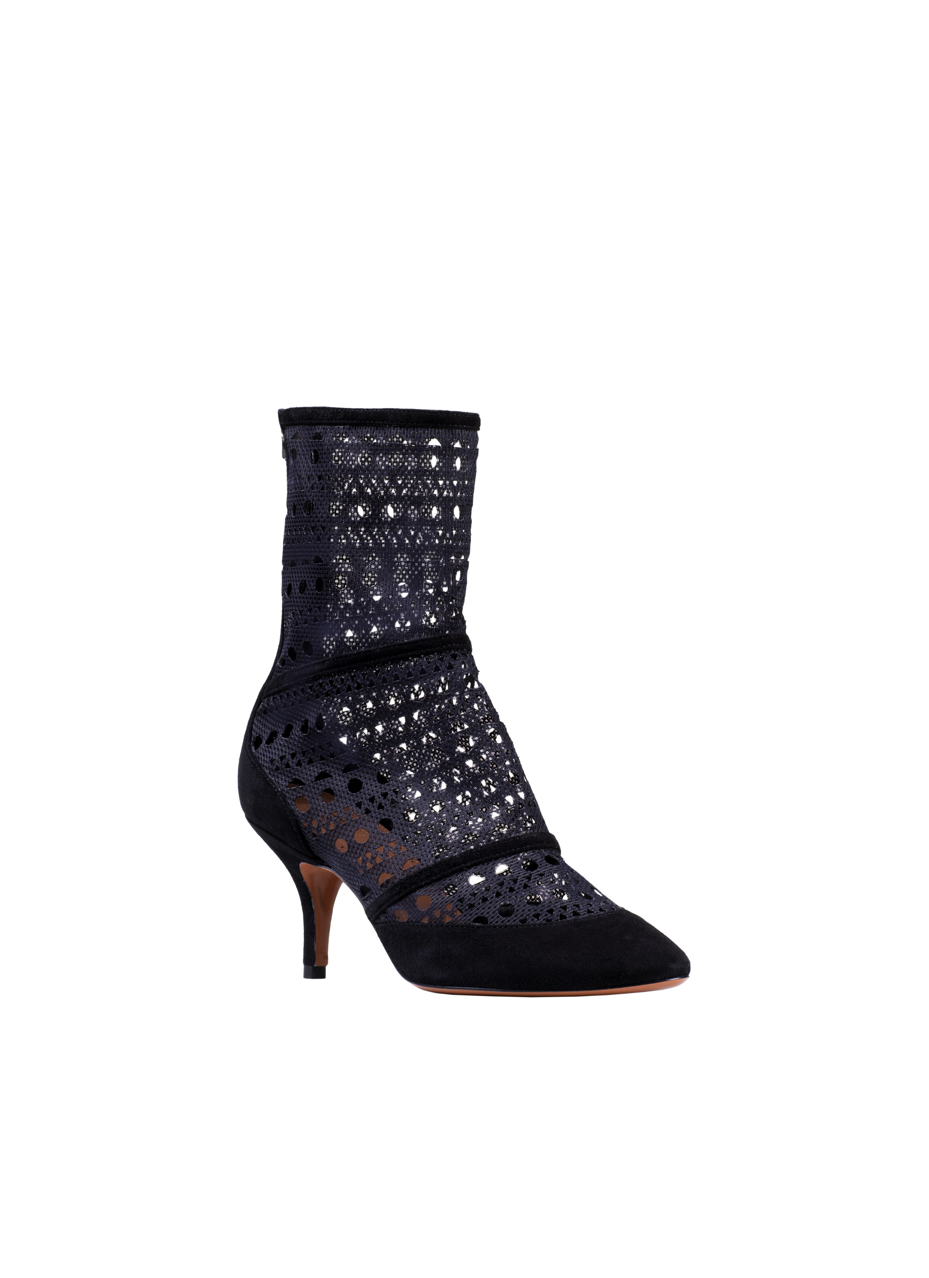Laser-Cut Ankle Boot
Laser-Cut Ankle Boot
- maison-alaia.com