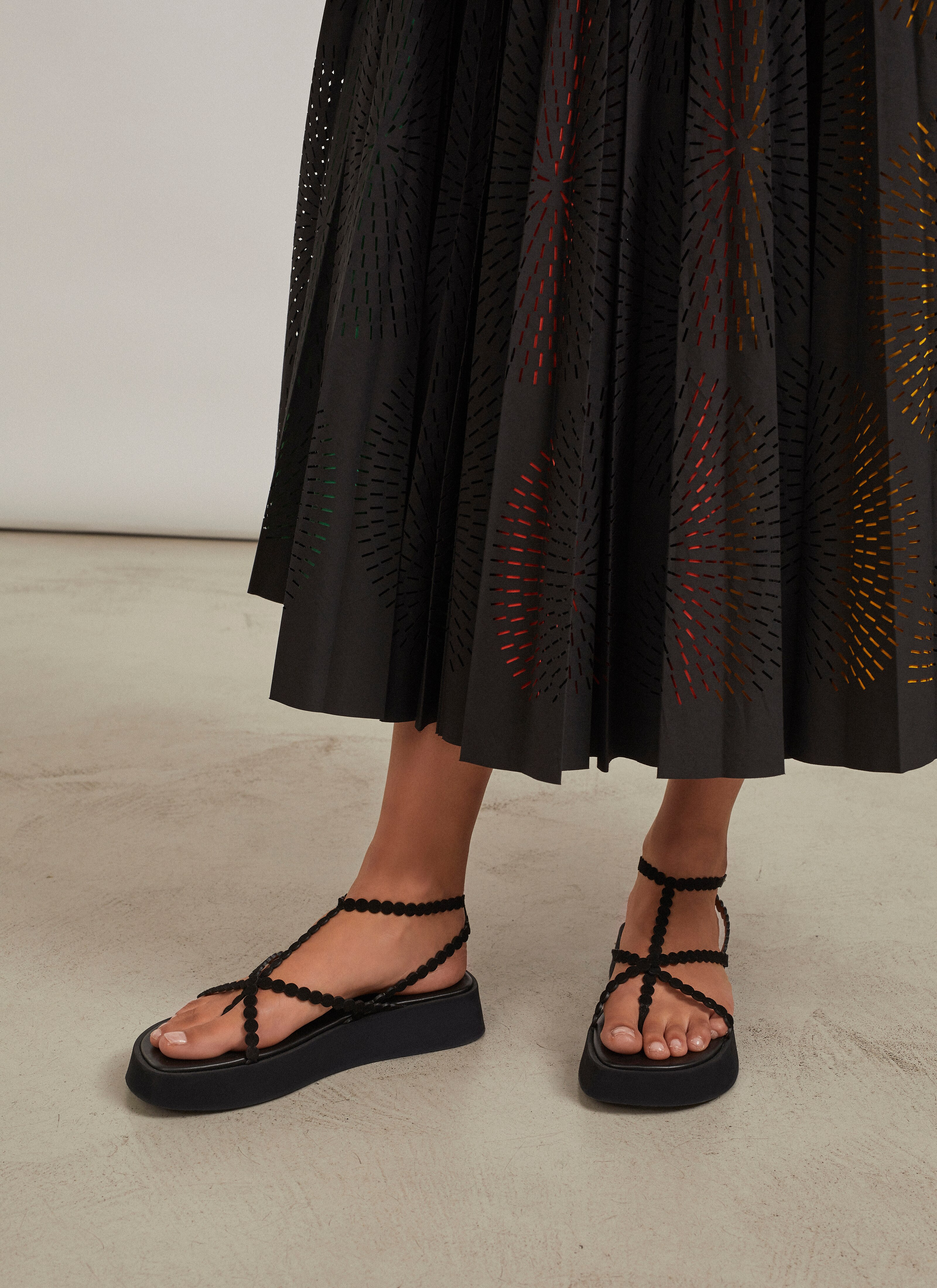 ALAÏA BLACK SANDALS