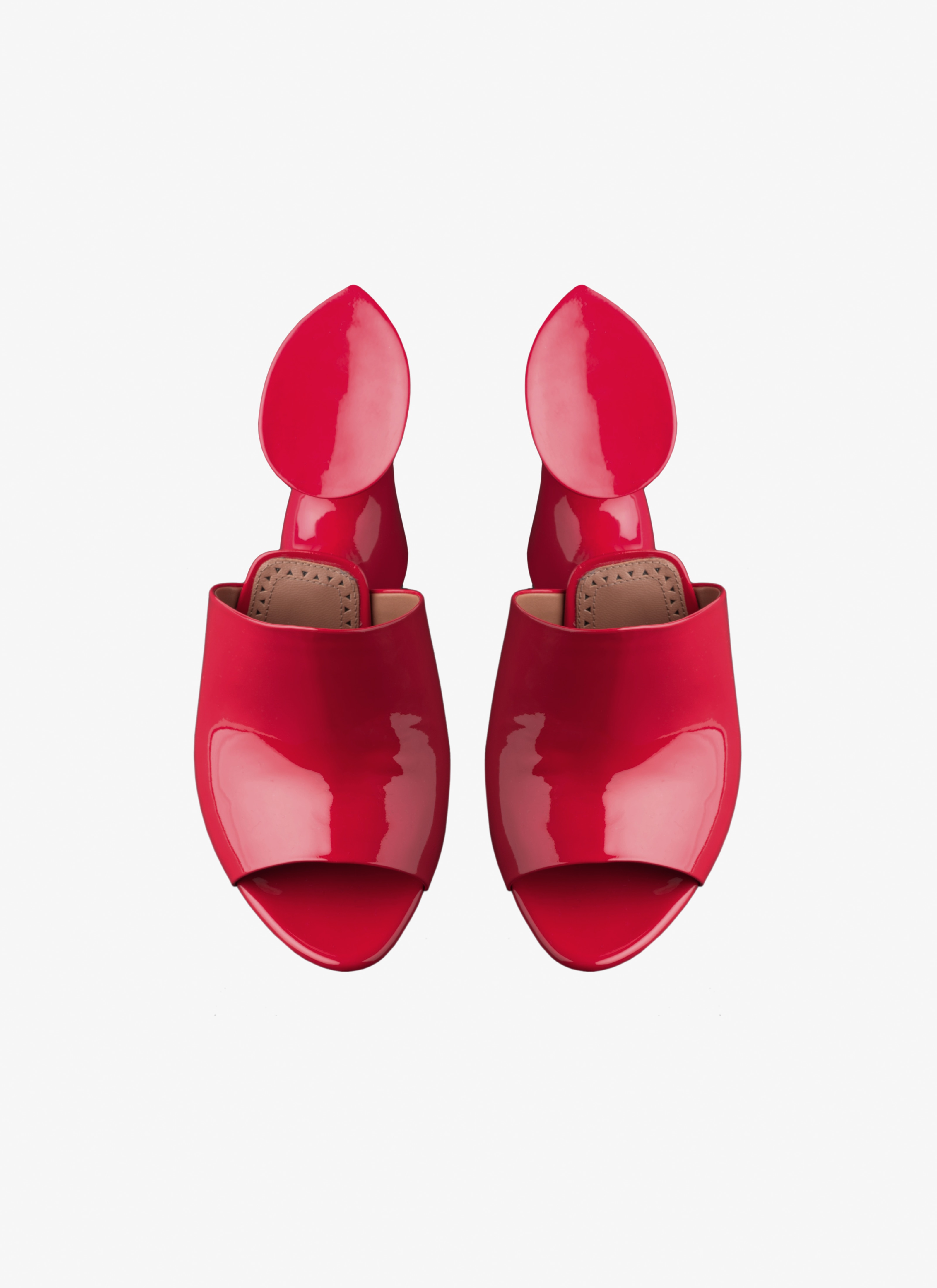 ALAÏA LACQUER RED LA SCULPTURE MULES IN CALFSKIN 