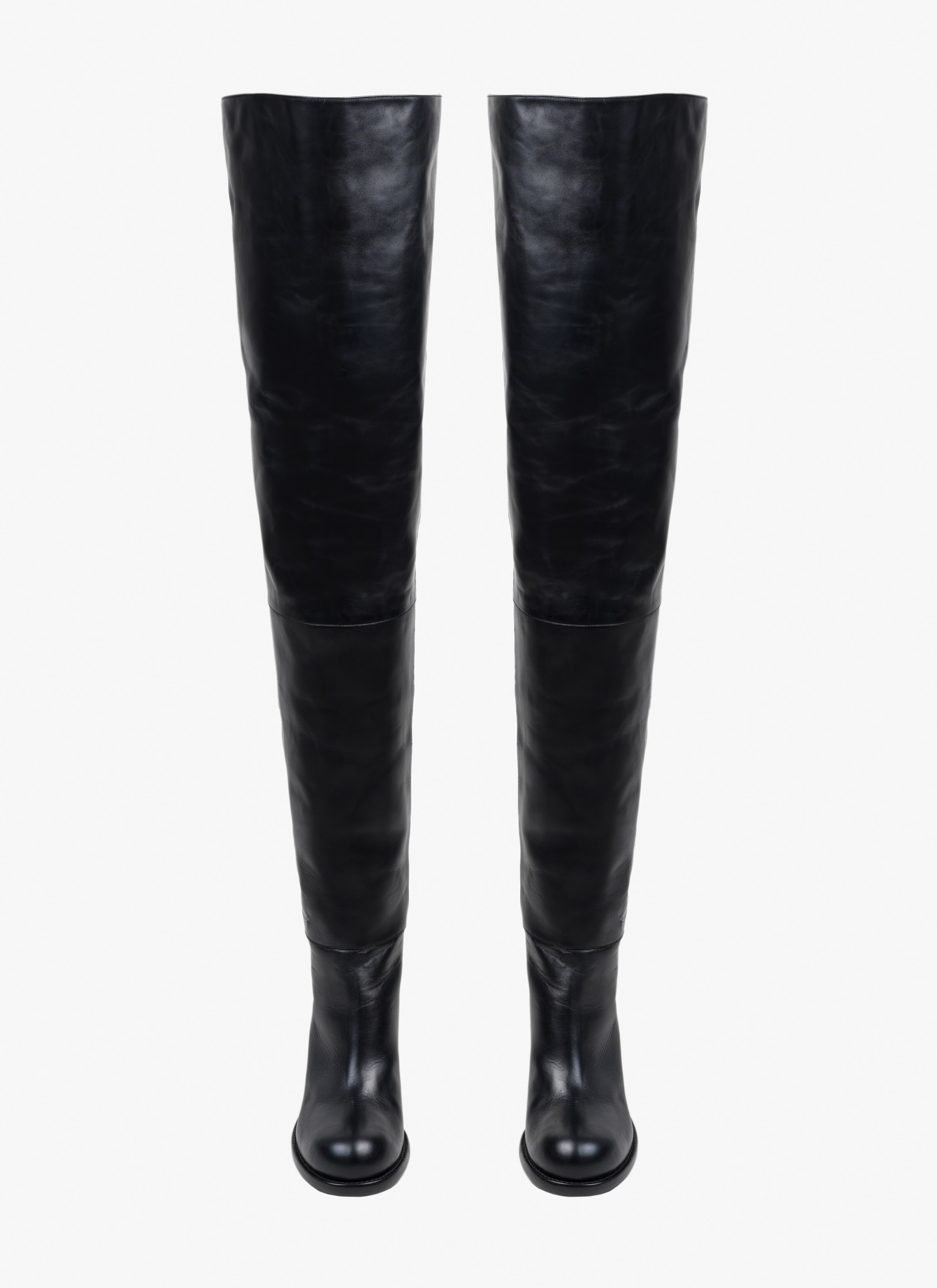Thigh-high boots
 - maison-alaia.com