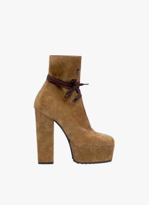 Trekking ankle boots in suede calfskin - maison-alaia.com