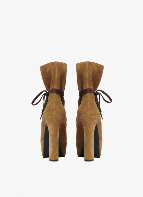 Trekking ankle boots in suede calfskin - maison-alaia.com