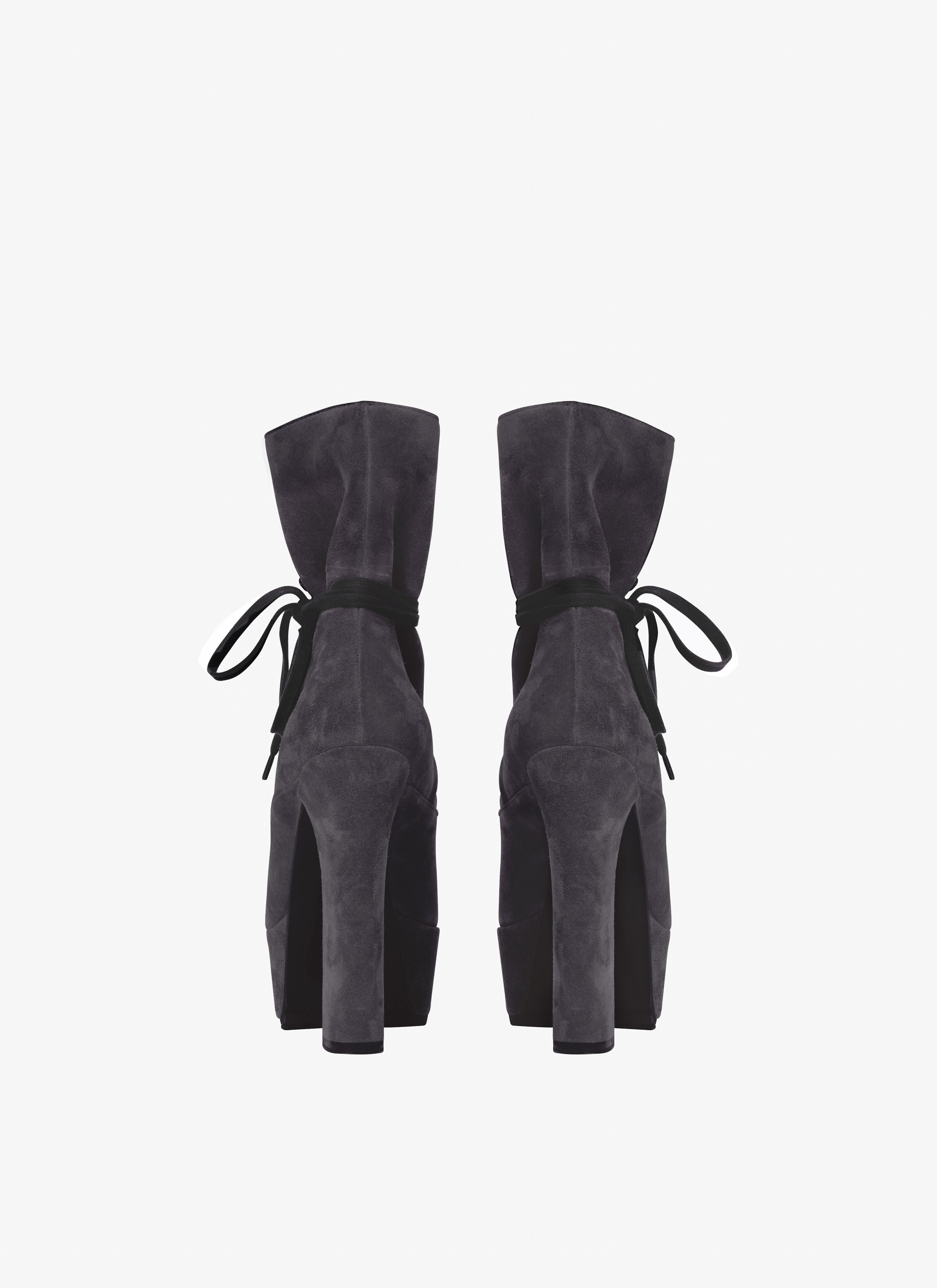 Trekking ankle boots in suede calfskin - maison-alaia.com