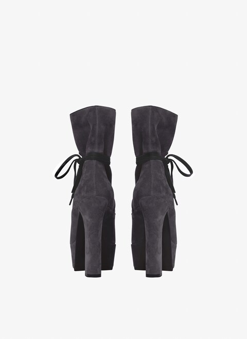 Trekking ankle boots in suede calfskin - maison-alaia.com