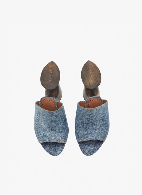 La Sculpture mules in denim and wood - maison-alaia.com