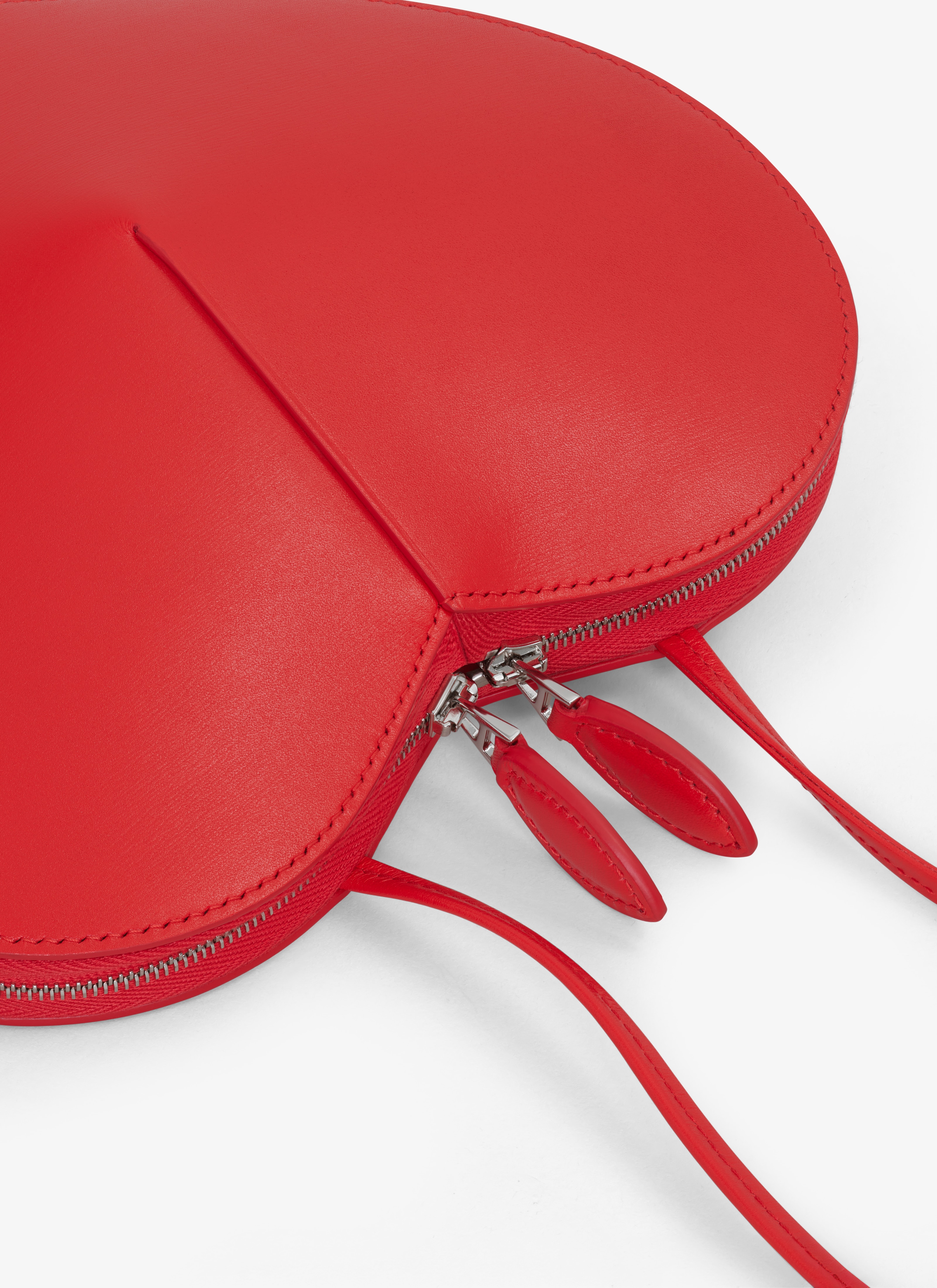 ALAÏA RED LE CŒUR BAG IN CALFSKIN