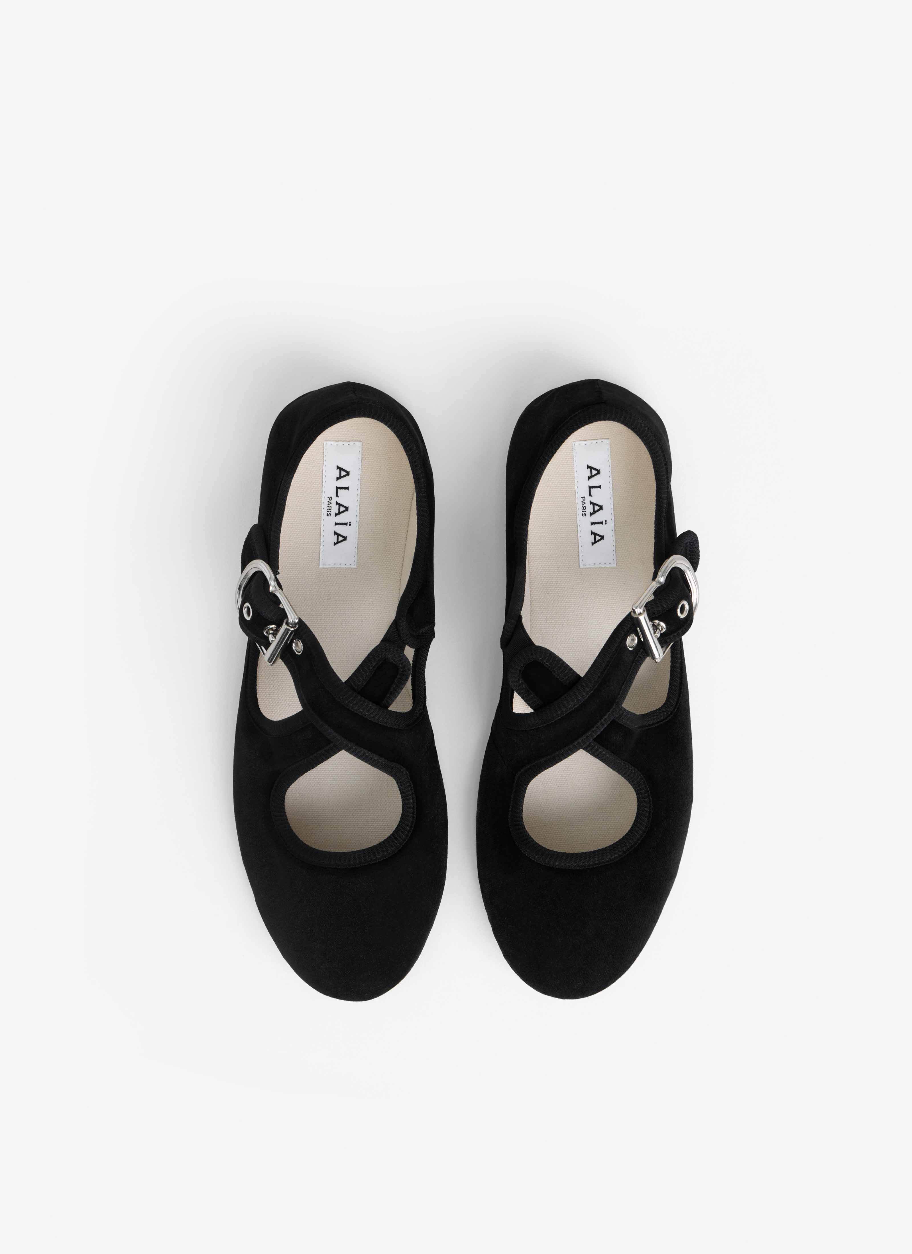 ALAÏA BLACK CRISS CROSS BALLET FLATS IN VELVET