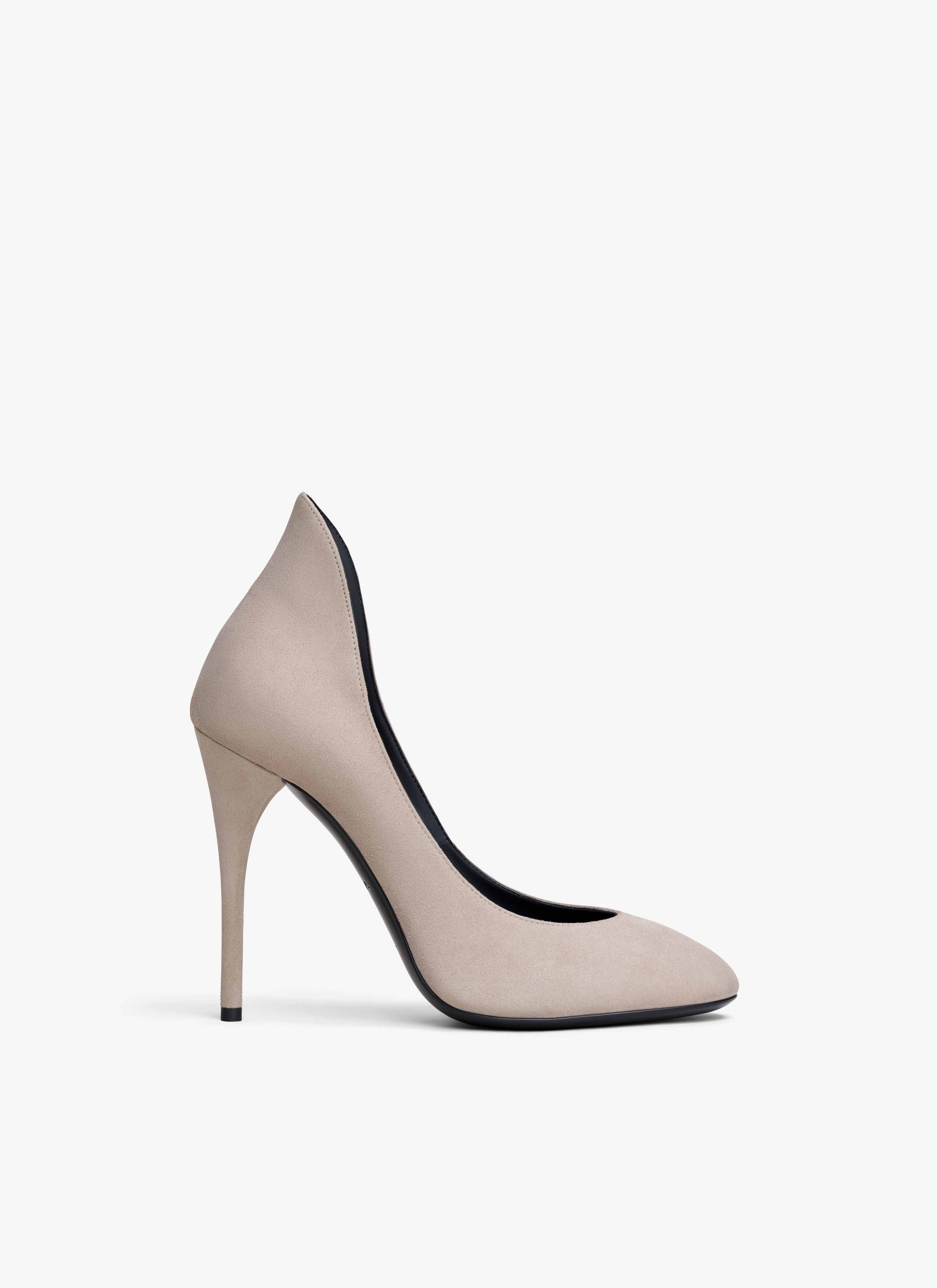 ALAÏA GRAUBEIGE PUMPS AUS ZIEGEN-WILDLEDER