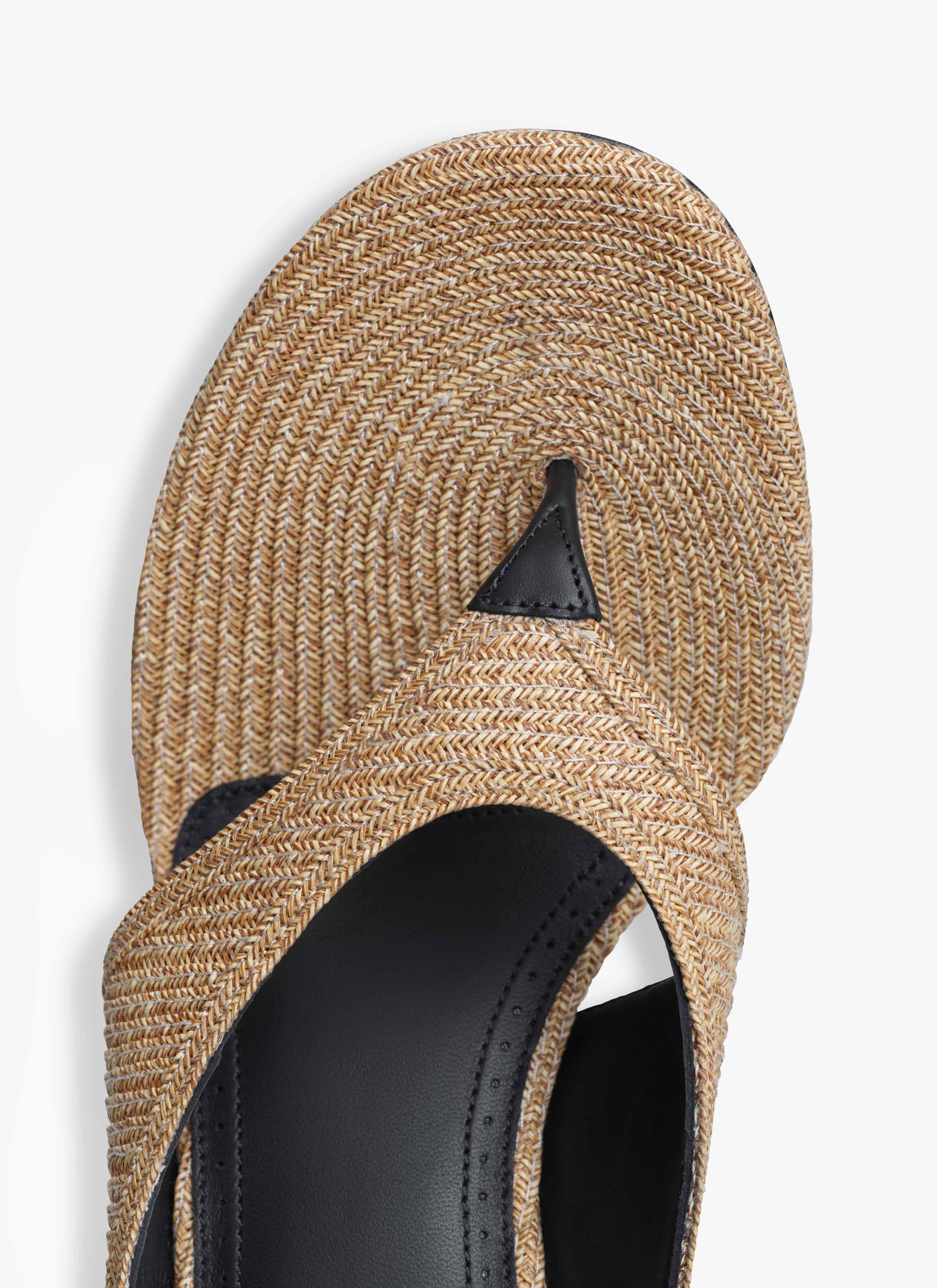 ALAÏA NATURAL MULES DE DEDO TIPO CUBO DE PAJA DE PAPEL