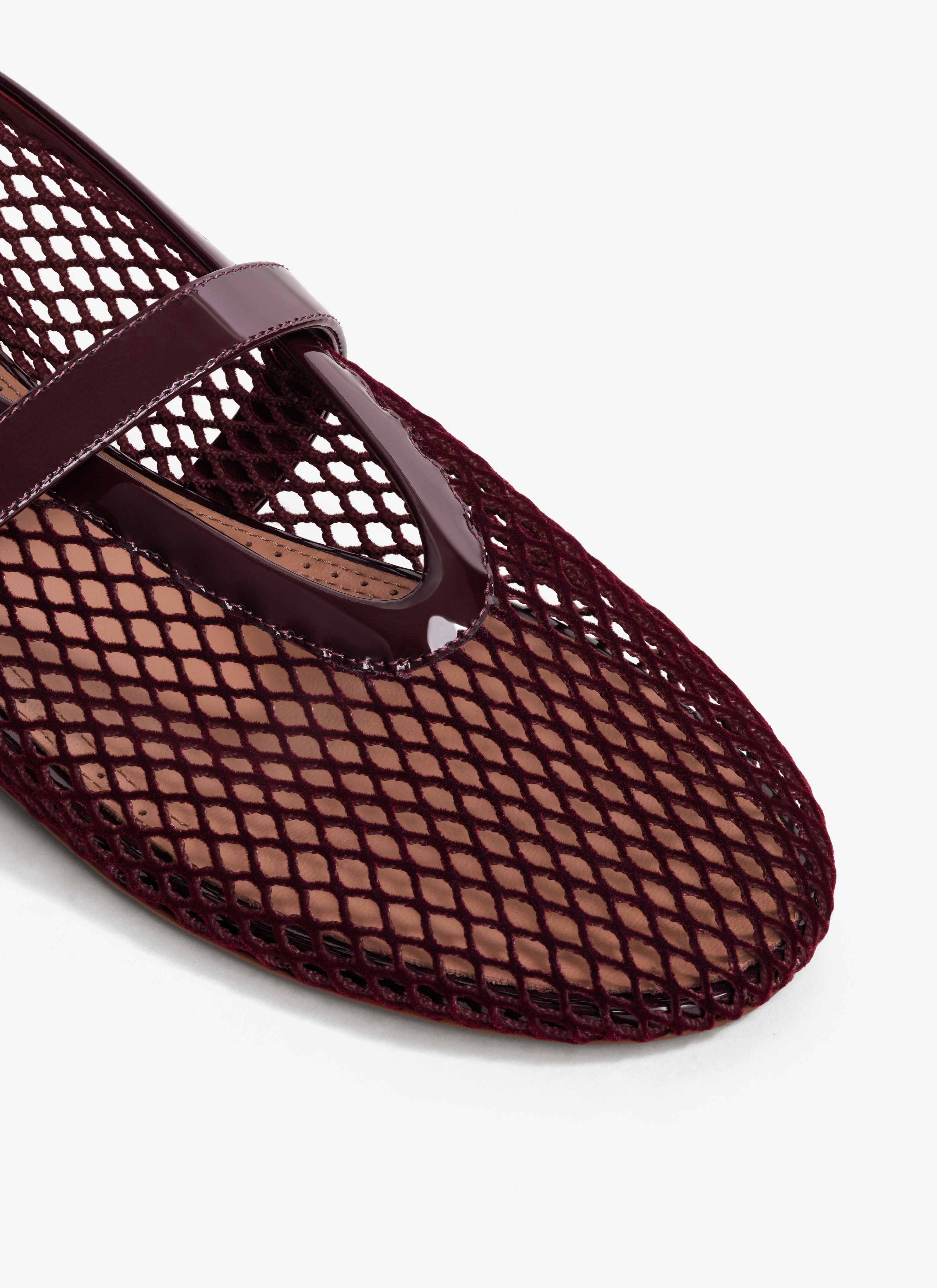 ALAÏA GARNET RED BALLET FLATS IN VELVET EFFECT FISHNET
