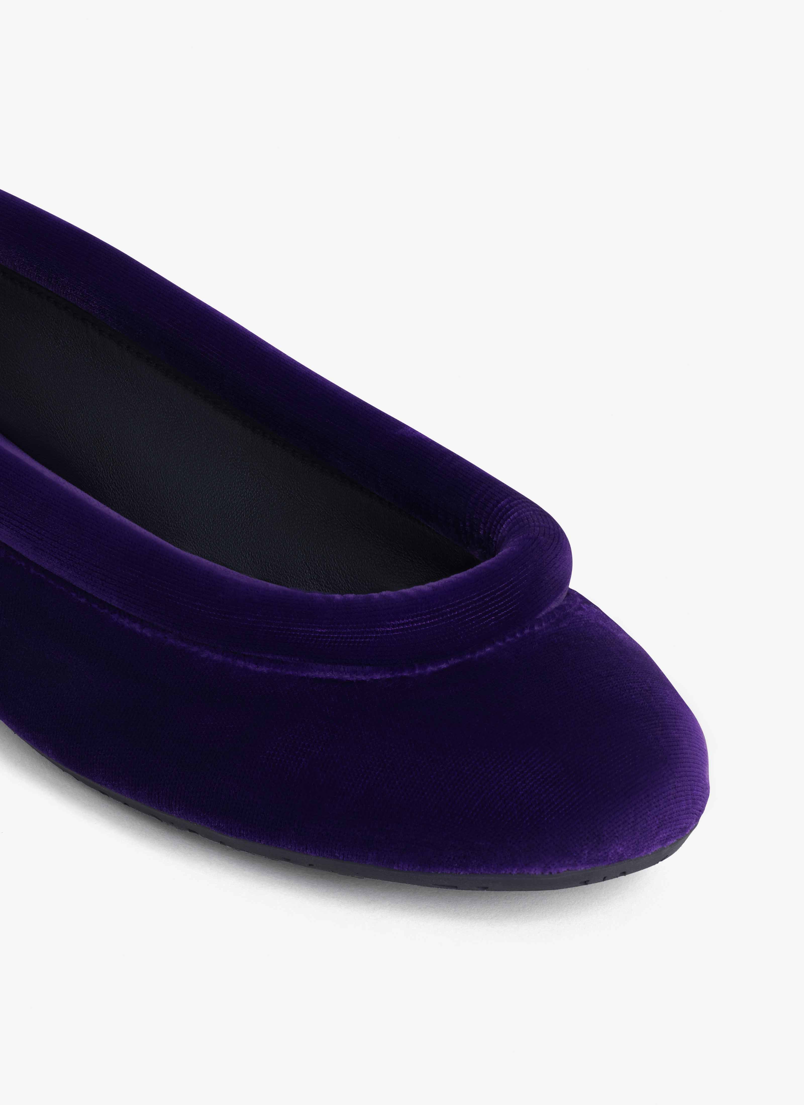 ALAÏA VIOLET BALLET FLATS IN VELVET