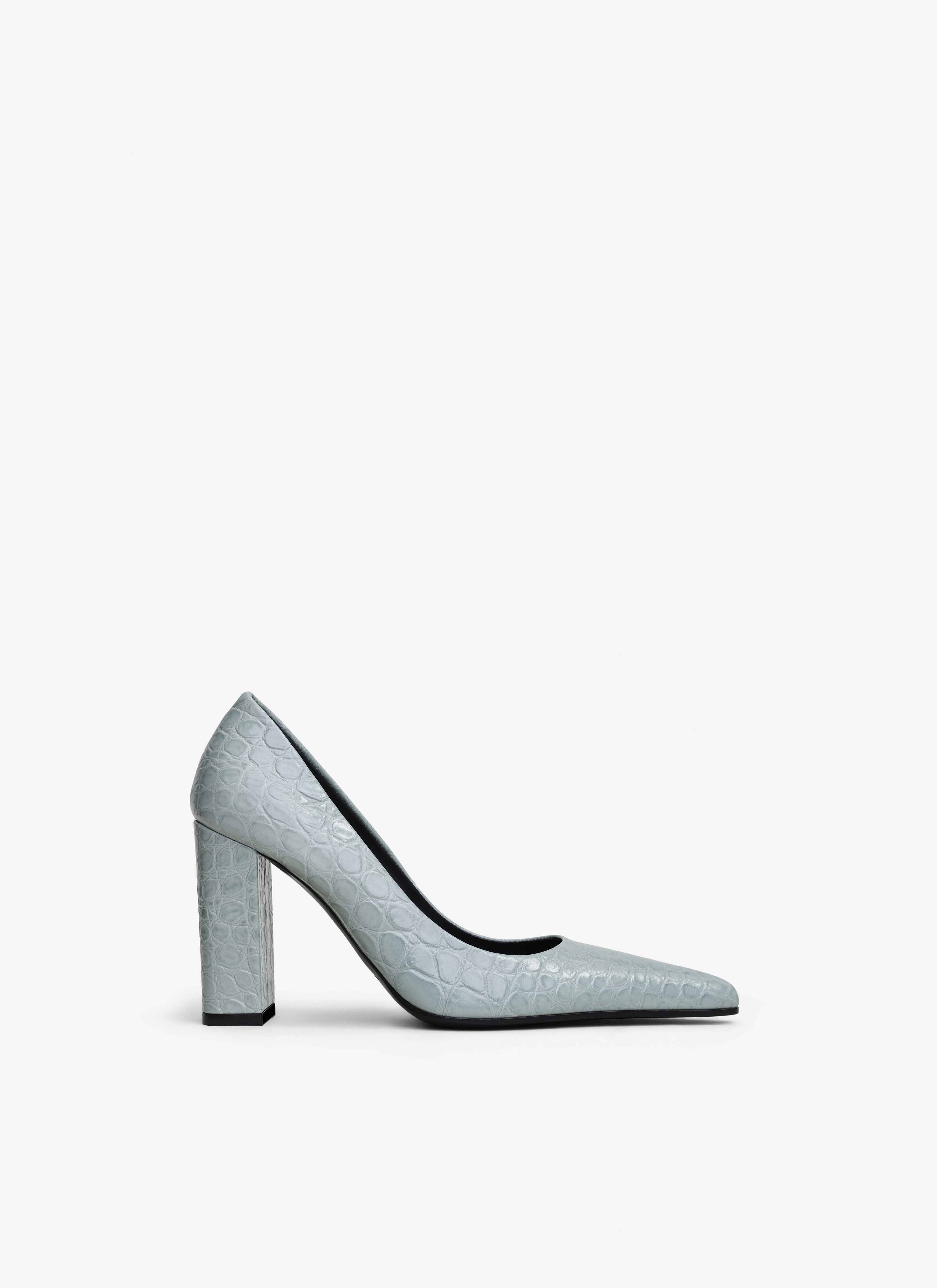 ALAÏA LIGHT GREEN POINTY TOE PUMPS IN CALFSKIN