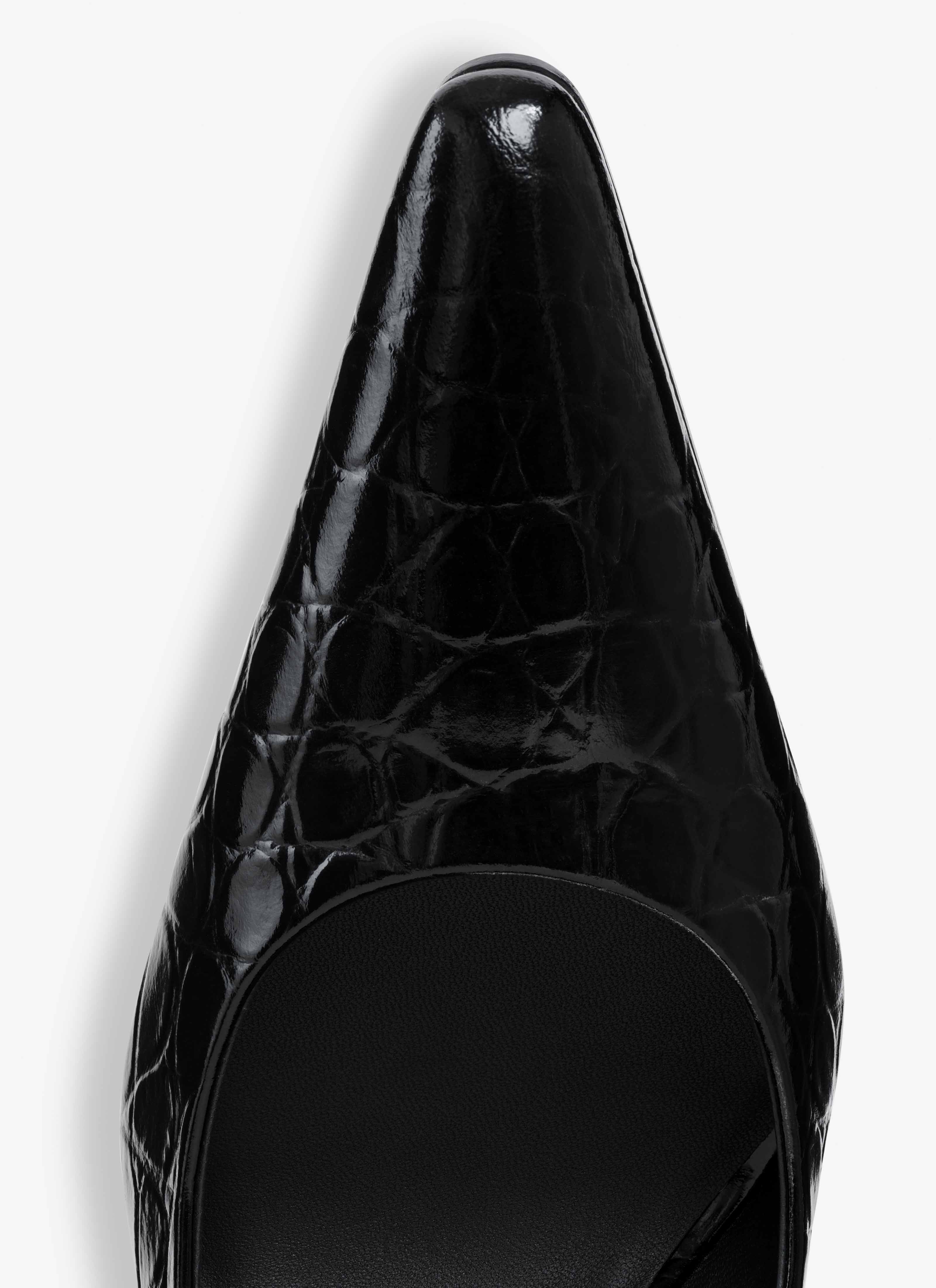 ALAÏA BLACK POINTY TOE PUMPS IN CALFSKIN