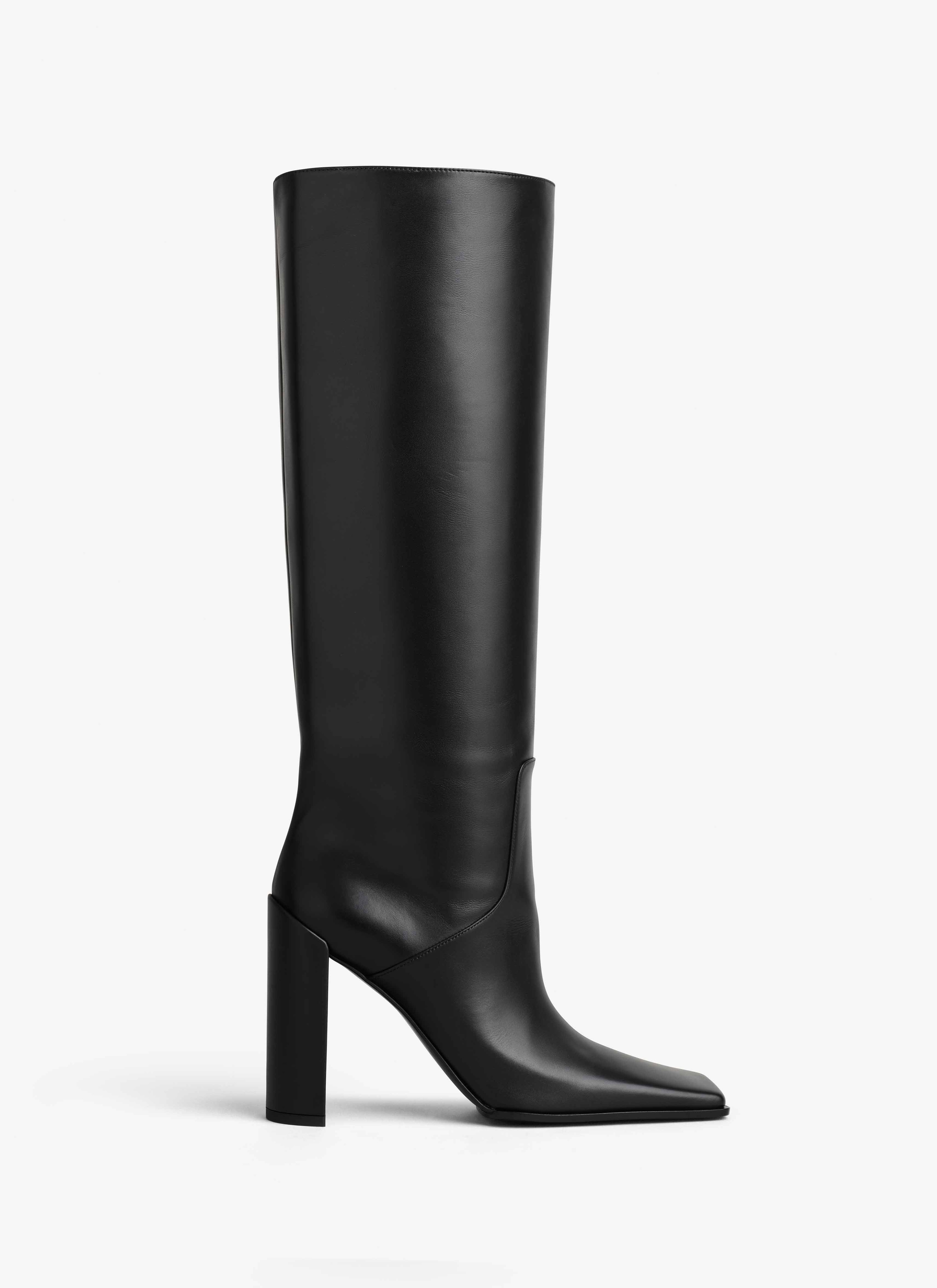 ALAÏA BLACK SQUARE KNEE BOOTS IN CALFSKIN