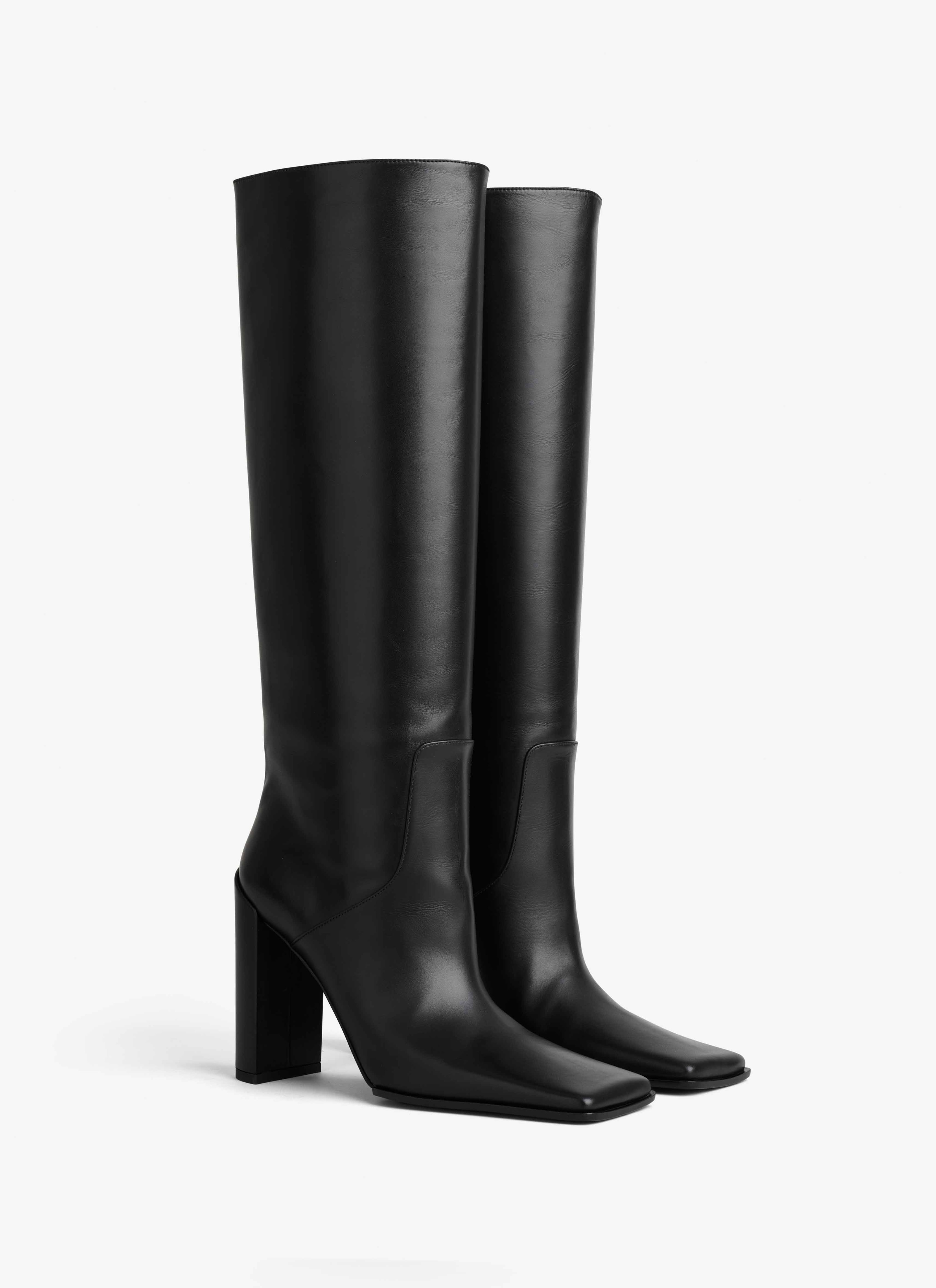ALAÏA BLACK SQUARE KNEE BOOTS IN CALFSKIN