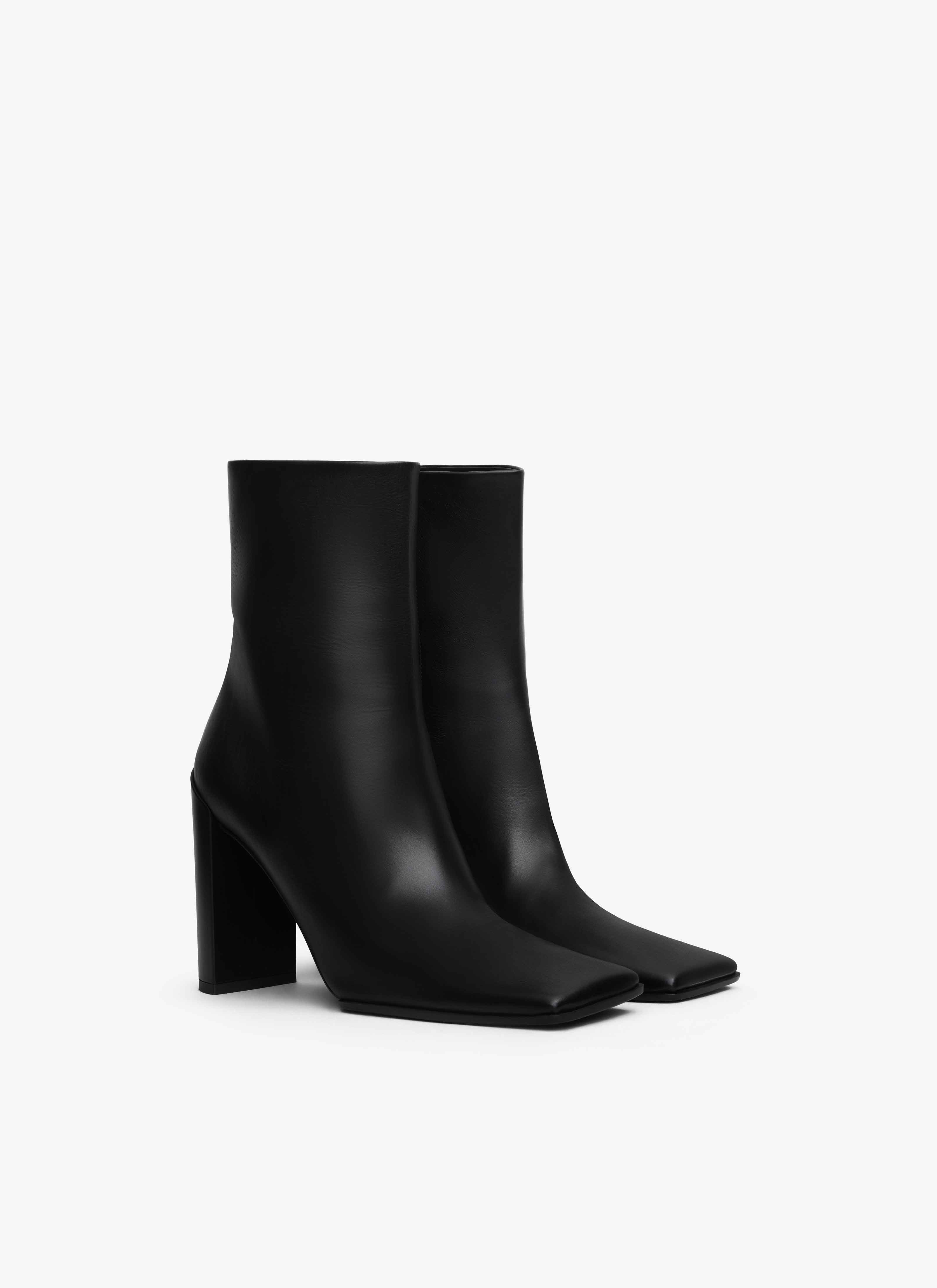 ALAÏA BLACK SQUARE ANKLE BOOTS IN CALFSKIN