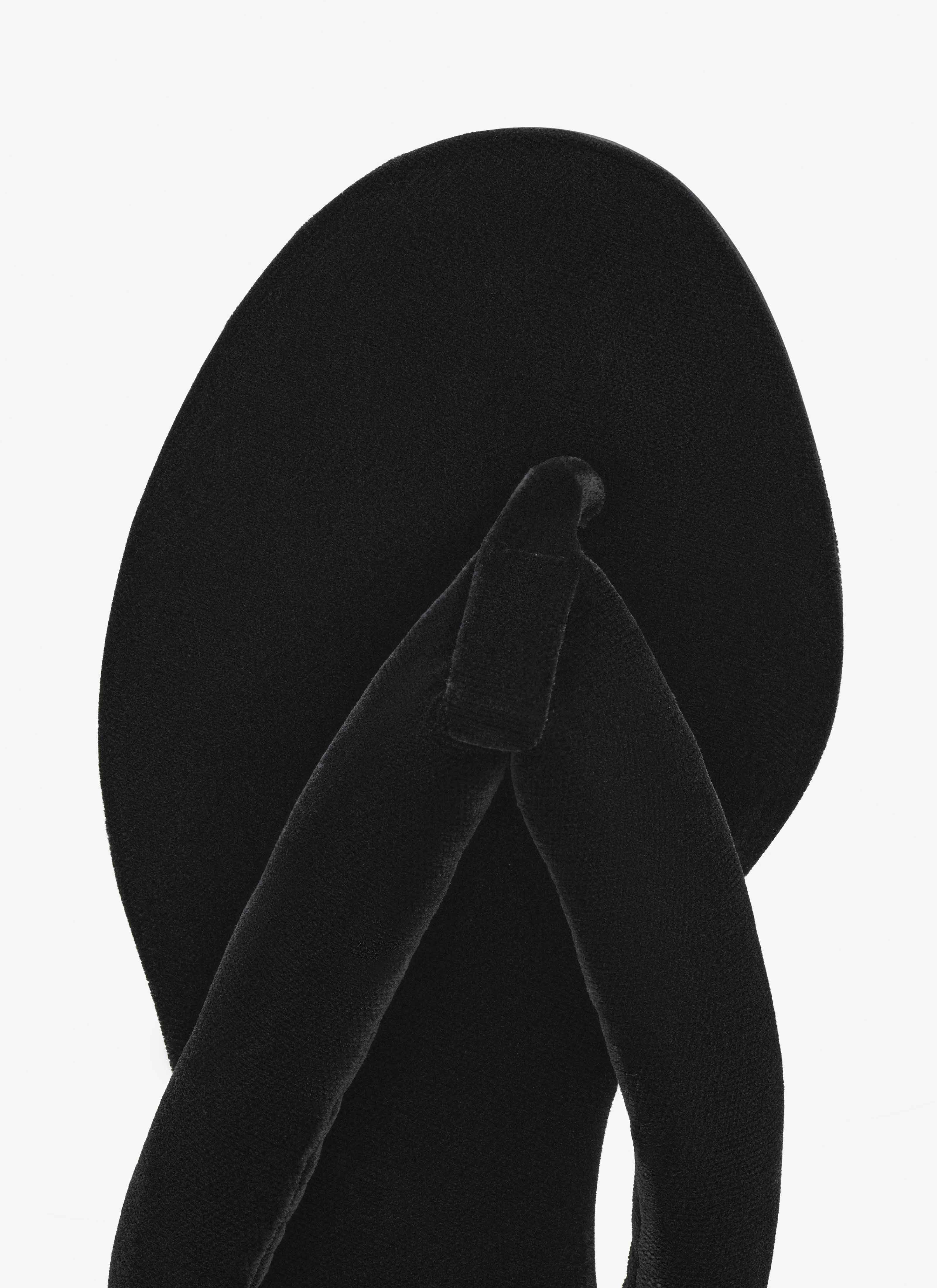 ALAÏA BLACK HEEL THONG MULES IN VELVET
