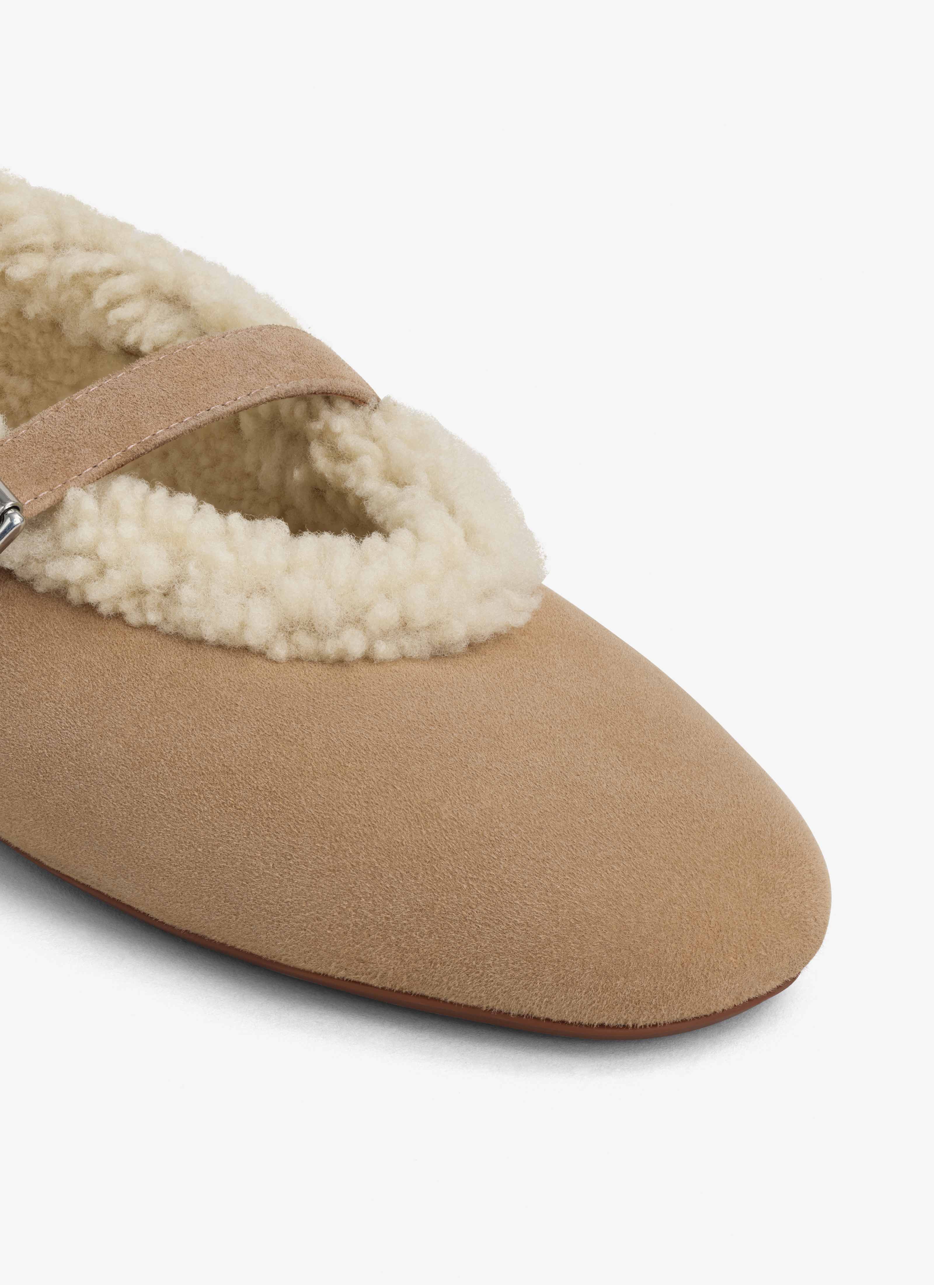 ALAÏA CAMEL BALLET FLATS IN MERINO SHEARLING