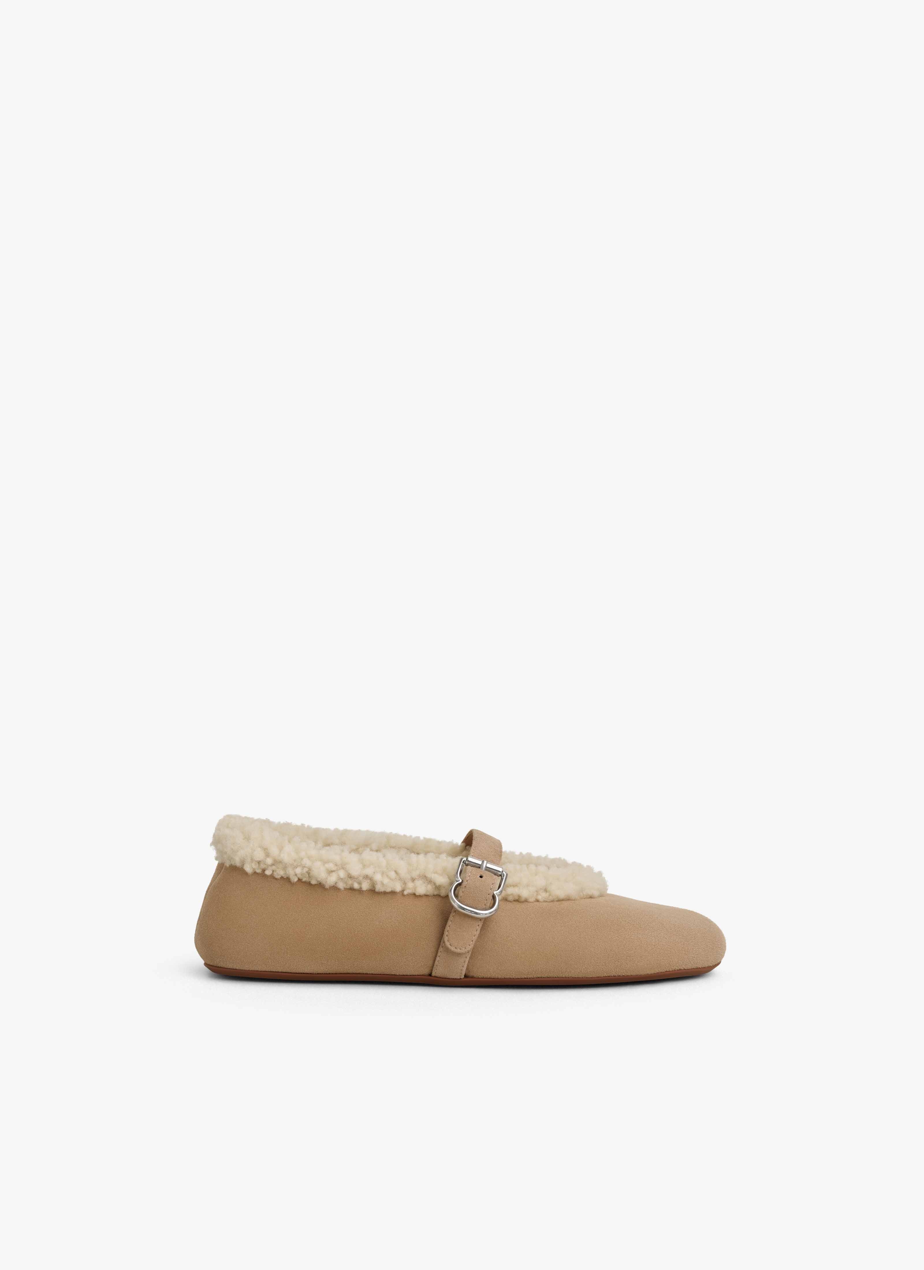 ALAÏA CAMEL BALLET FLATS IN MERINO SHEARLING