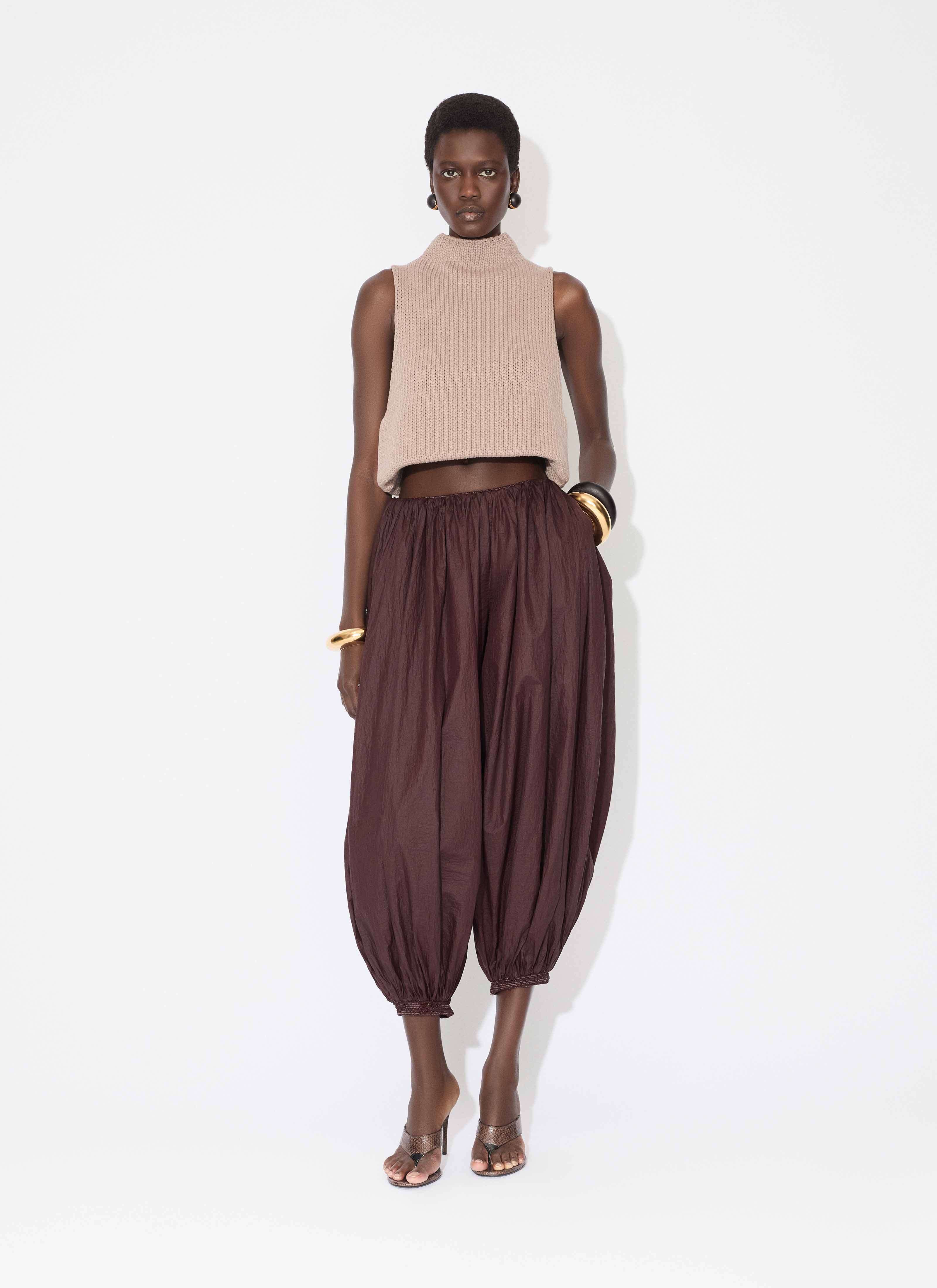 ALAÏA PANTALON BALLON EN NYLON SOUPLE BORDEAUX