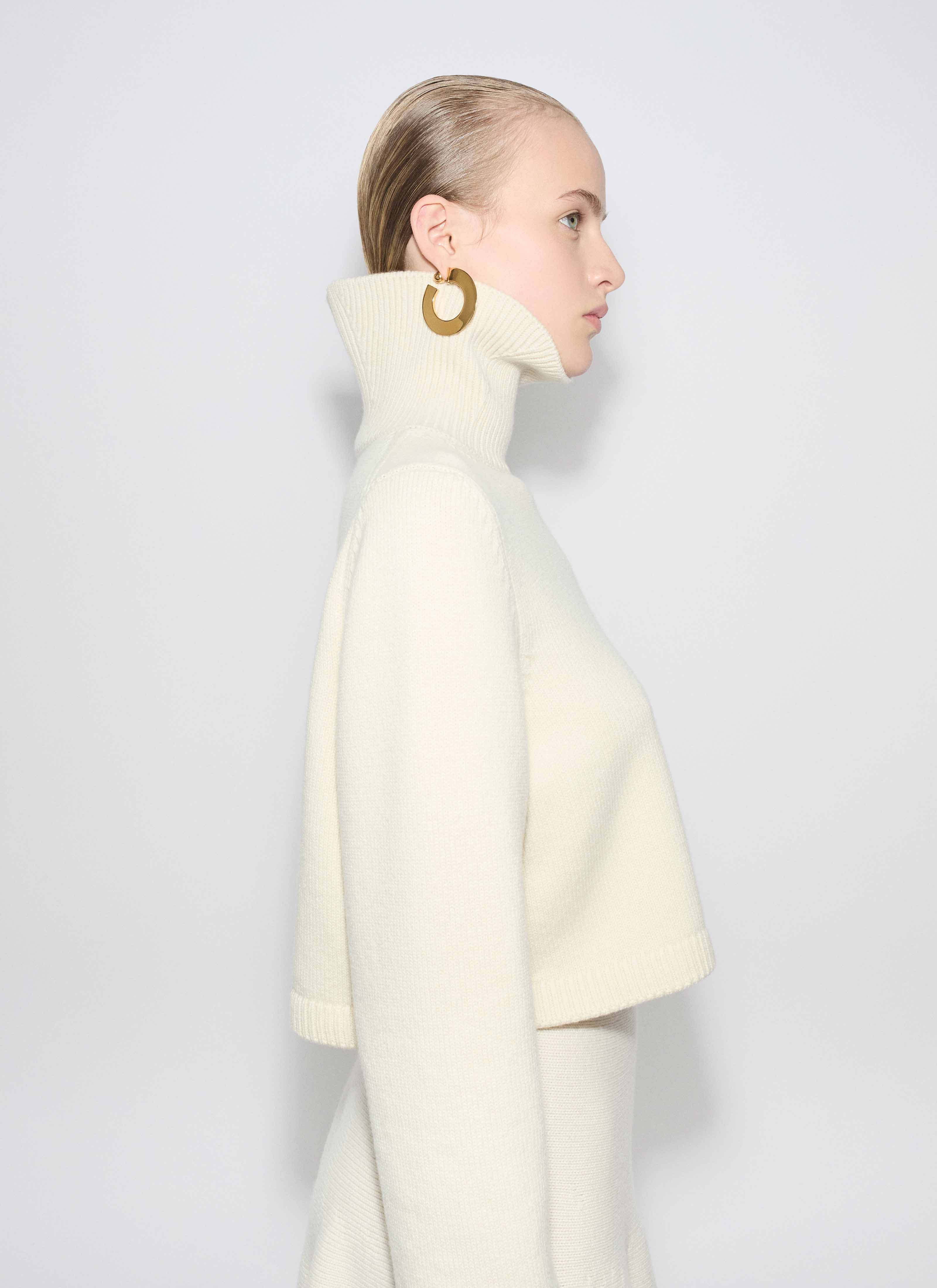 ALAÏA WHITE CASHMERE KNIT CROPPED JUMPER