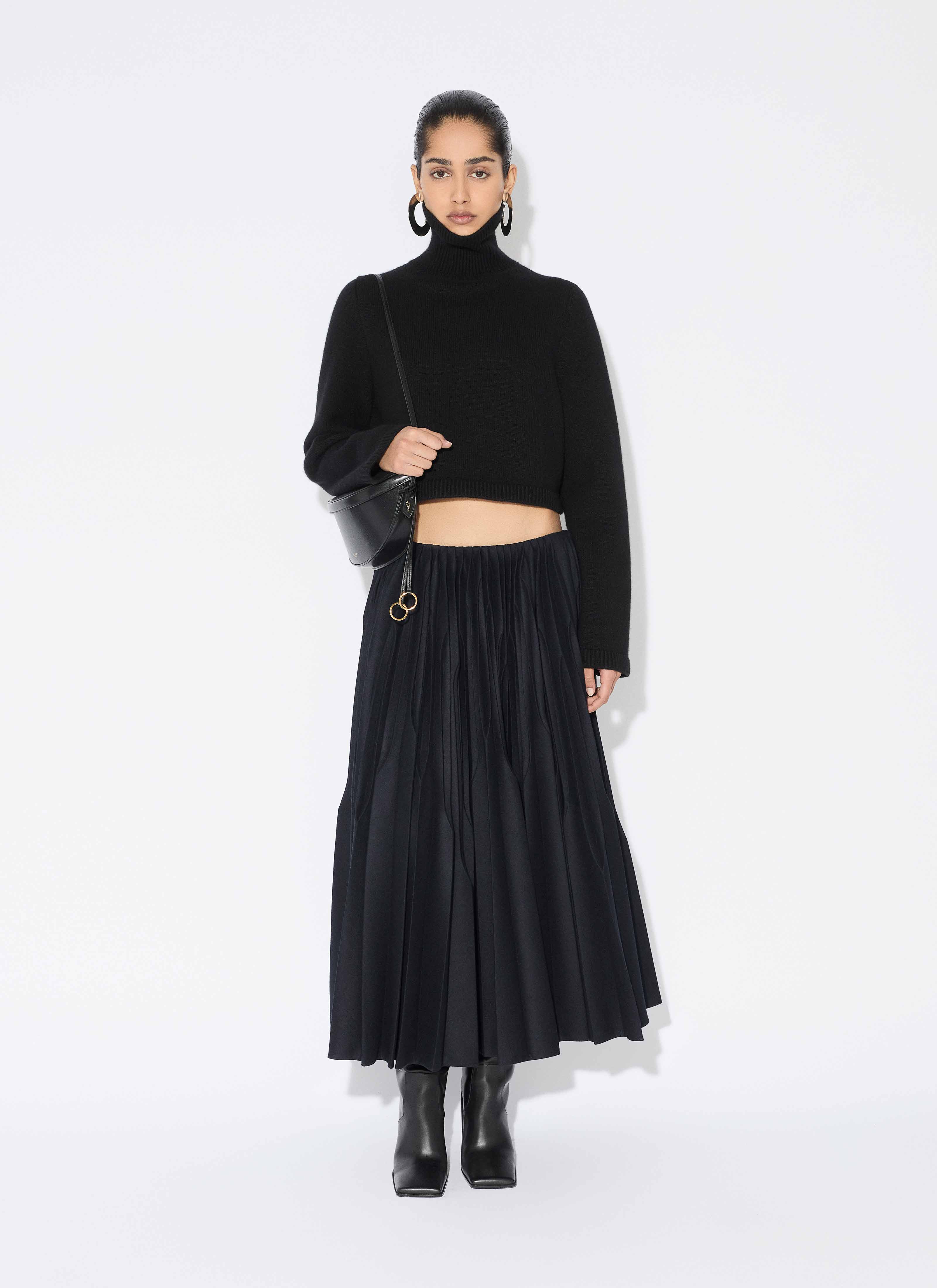 ALAÏA BLACK CASHMERE KNIT CROPPED JUMPER