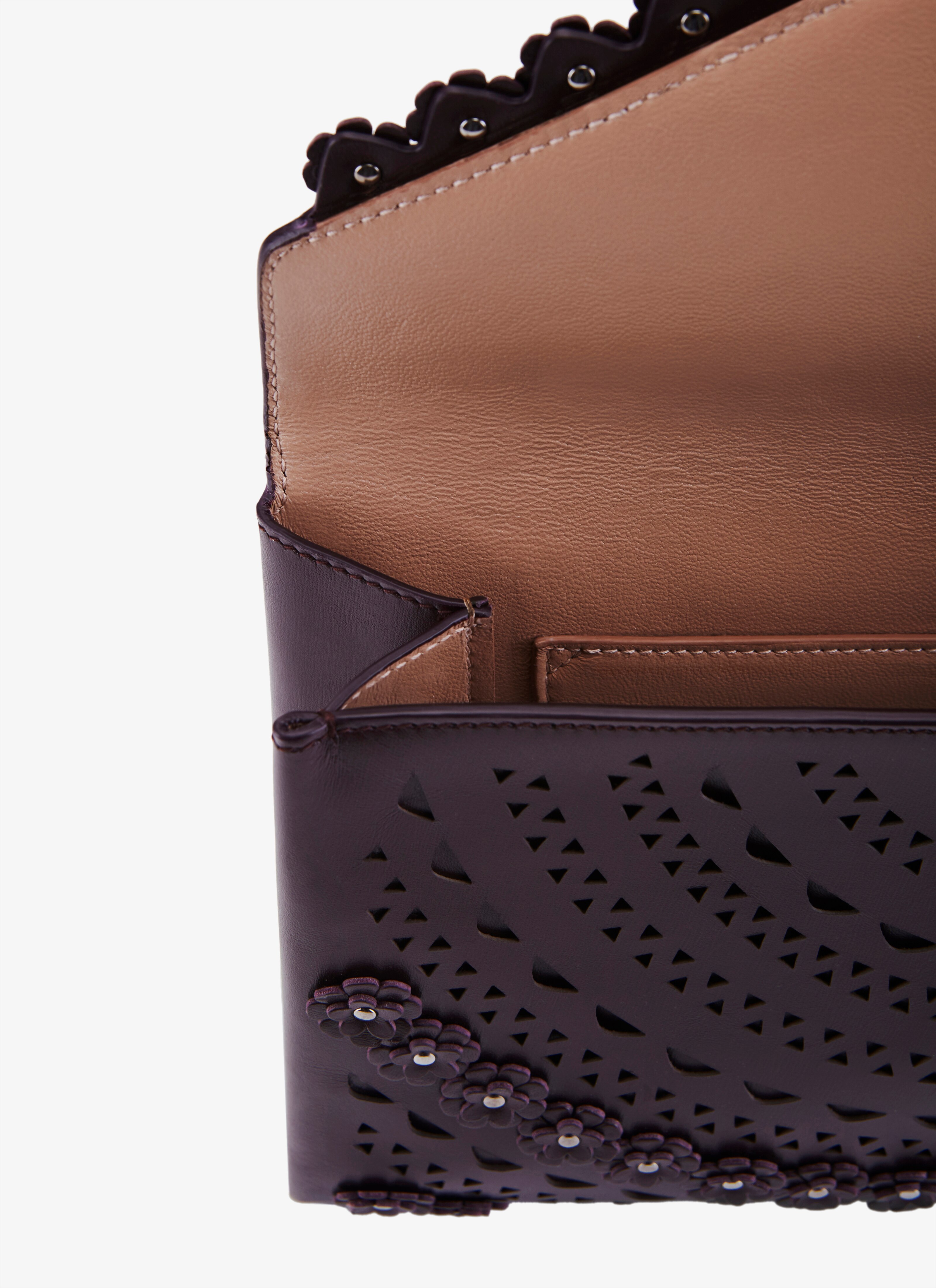 Oum 26 Clutch Oum 26 Clutch - maison-alaia.com