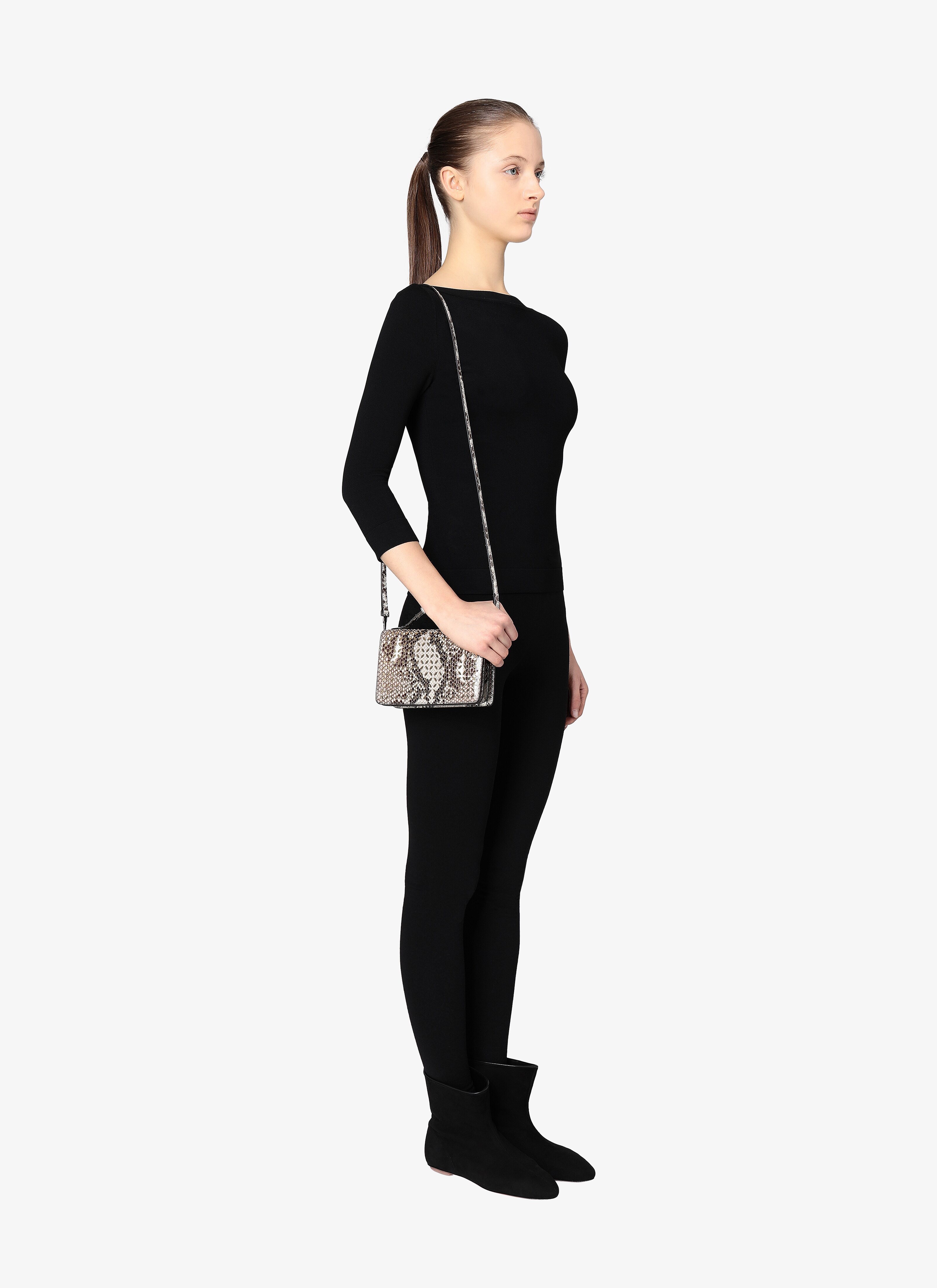 Franca 17 Crossbody Bag Franca 17 Crossbody Bag - maison-alaia.com