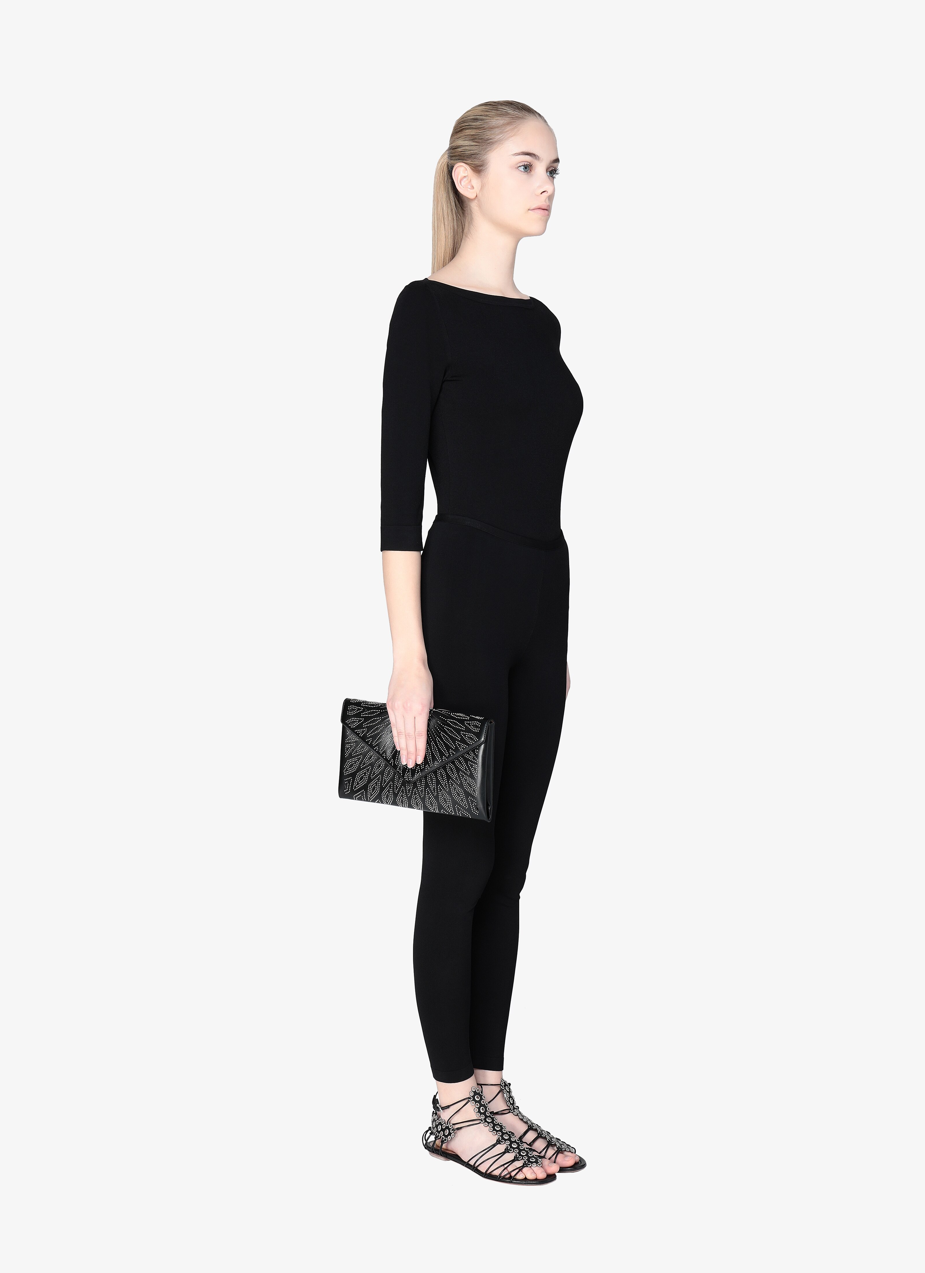 Oum 26 クラッチ Oum 26 クラッチ - maison-alaia.com