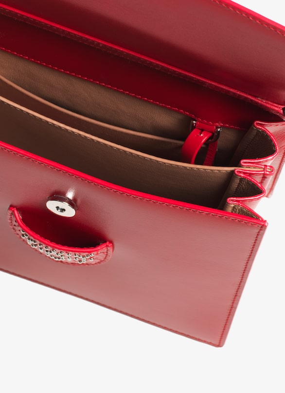 LEONIE SMALL CL+PATTE ELA.CLOU ARABESQ LAQUE ALAÏA LACQUER RED  LEONIE SMALL CL+PATTE ELA.CLOU ARABESQ LAQUE