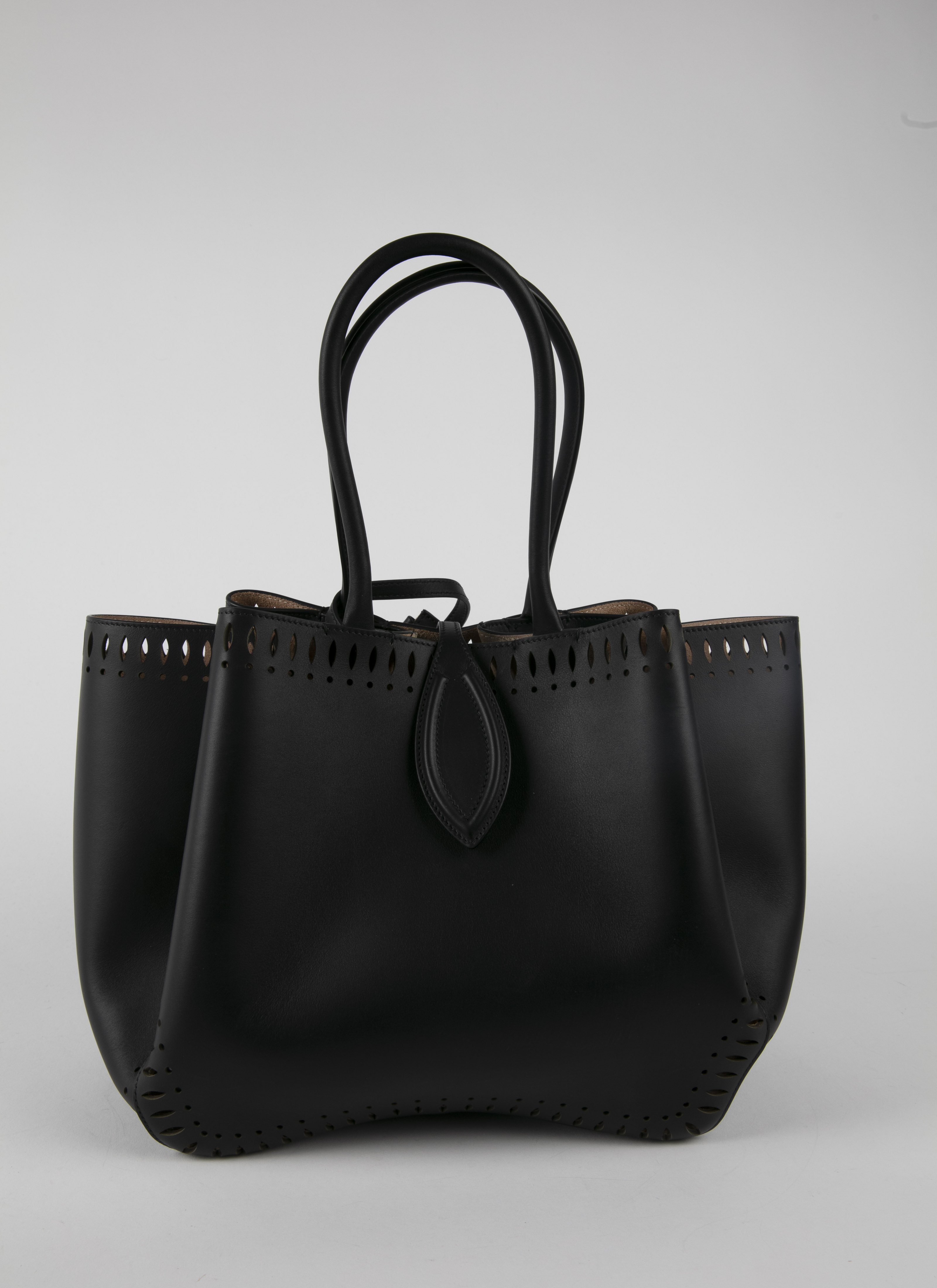 ALAÏA BLACK HANDBAGS