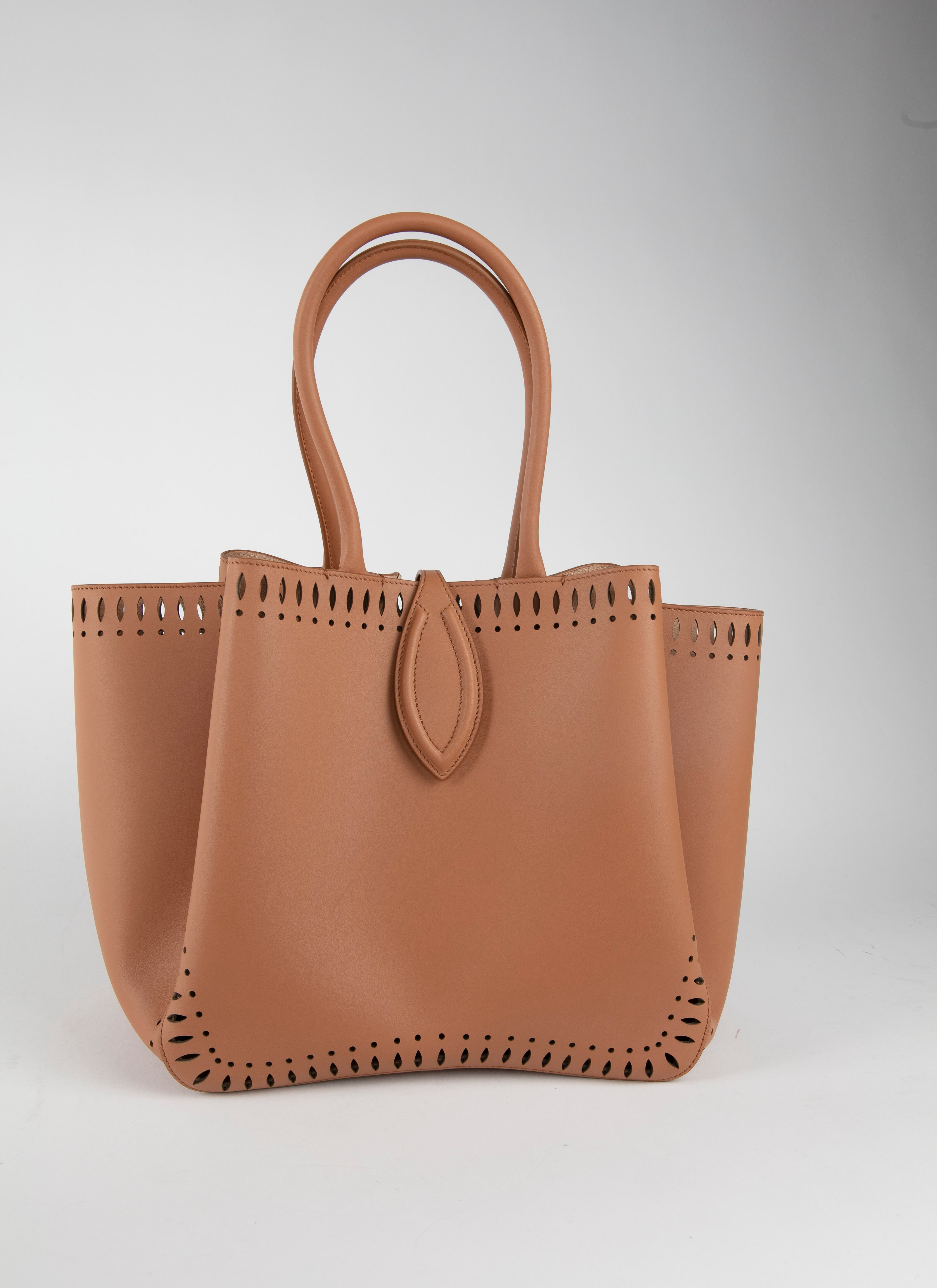 ALAÏA GOLDEN BROWN HANDBAGS