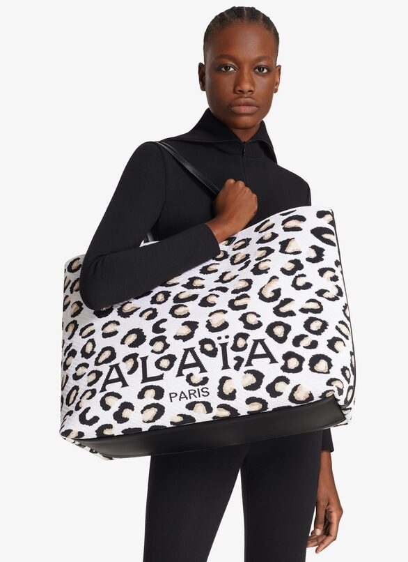 Large knit tote bag ALAÏA WHITE/BLACK LARGE KNIT TOTE BAG