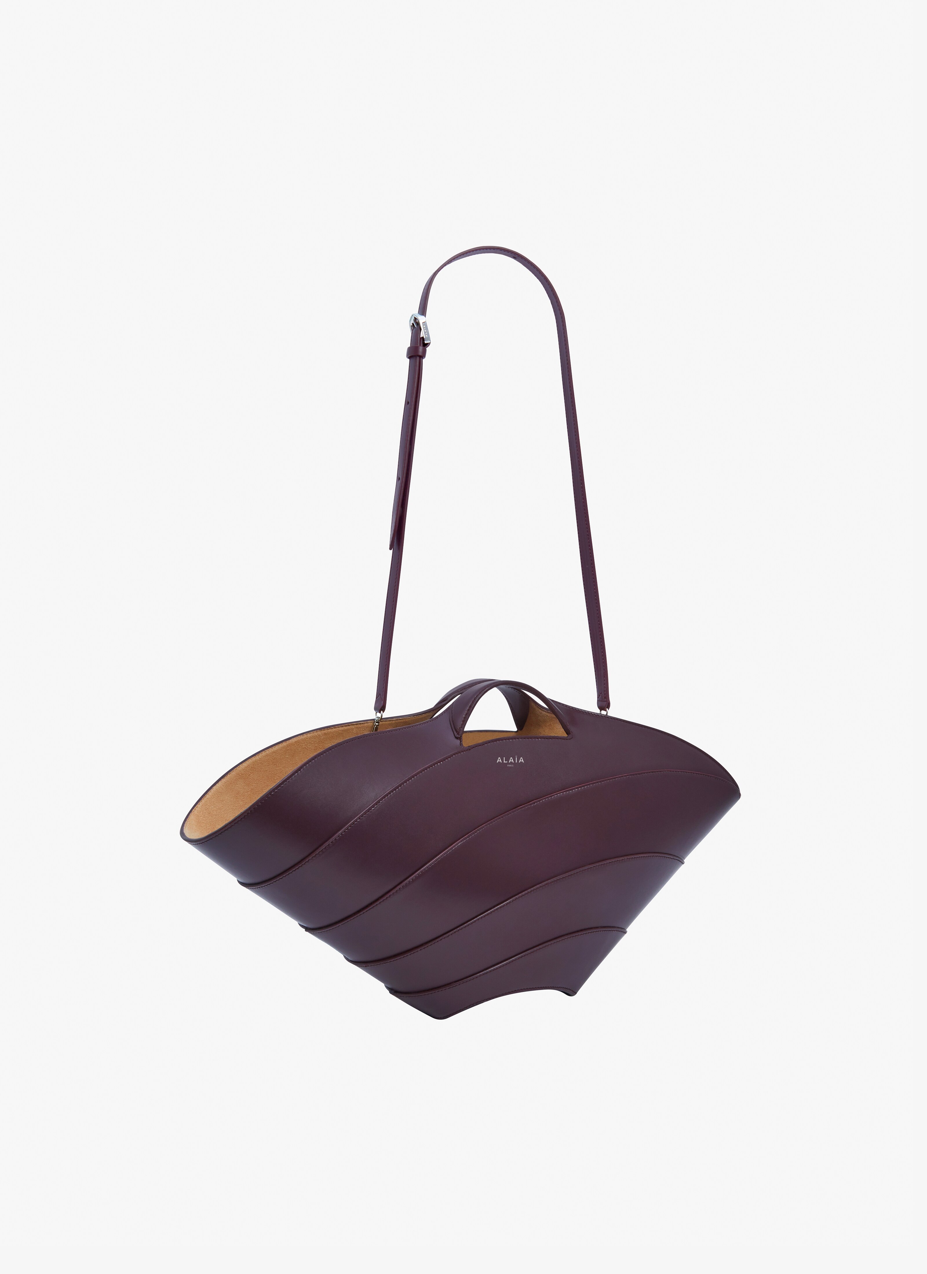 Khaima Medium bag in glossy smooth calfskin - maison-alaia.com