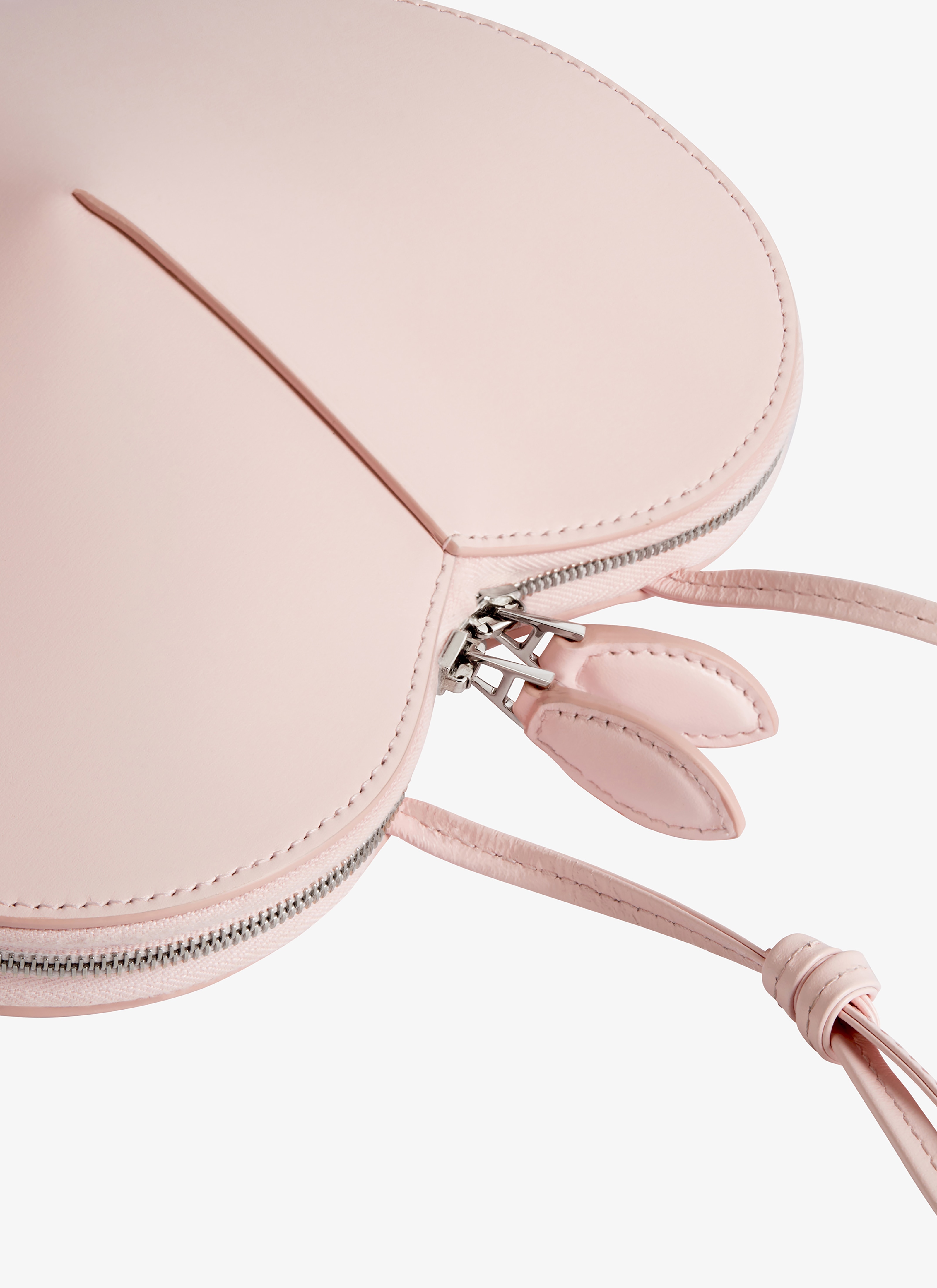 ALAÏA PINK LE CŒUR BAG IN CALFSKIN