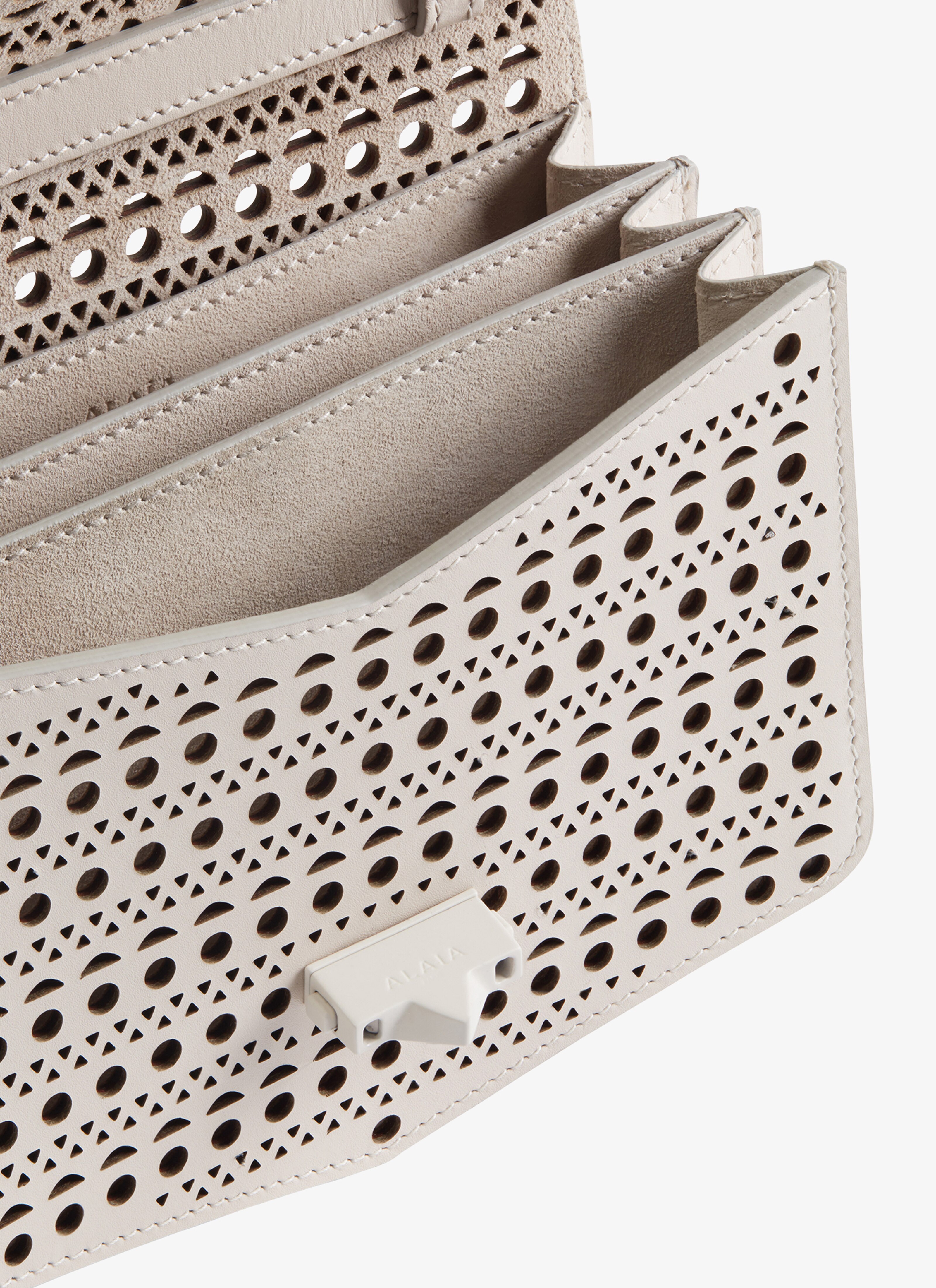 BORSA LE PAPA PICCOLA IN PELLE DI VITELLO - maison-alaia.com