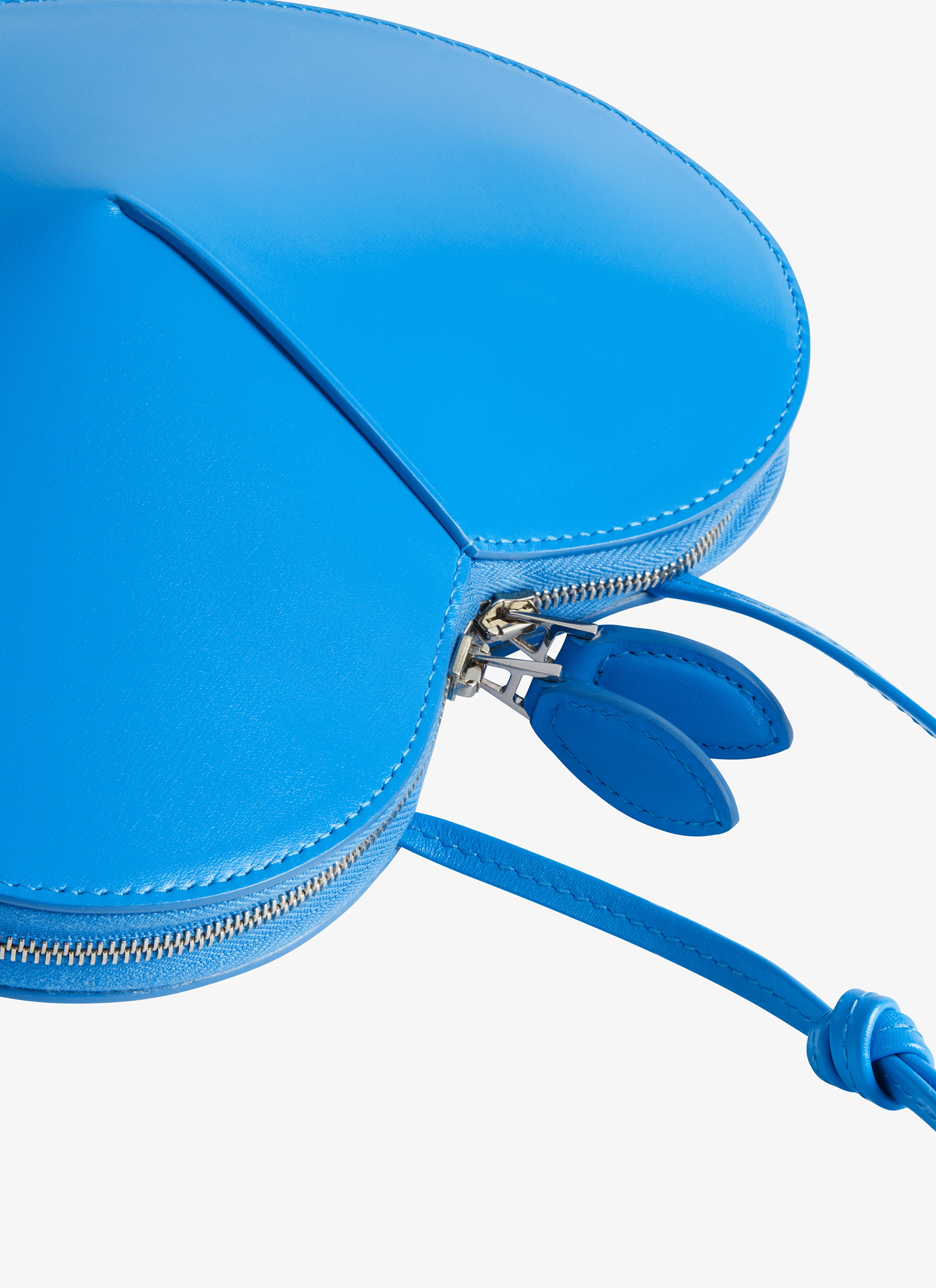 ALAÏA SAC LE CŒUR EN CUIR BLEU