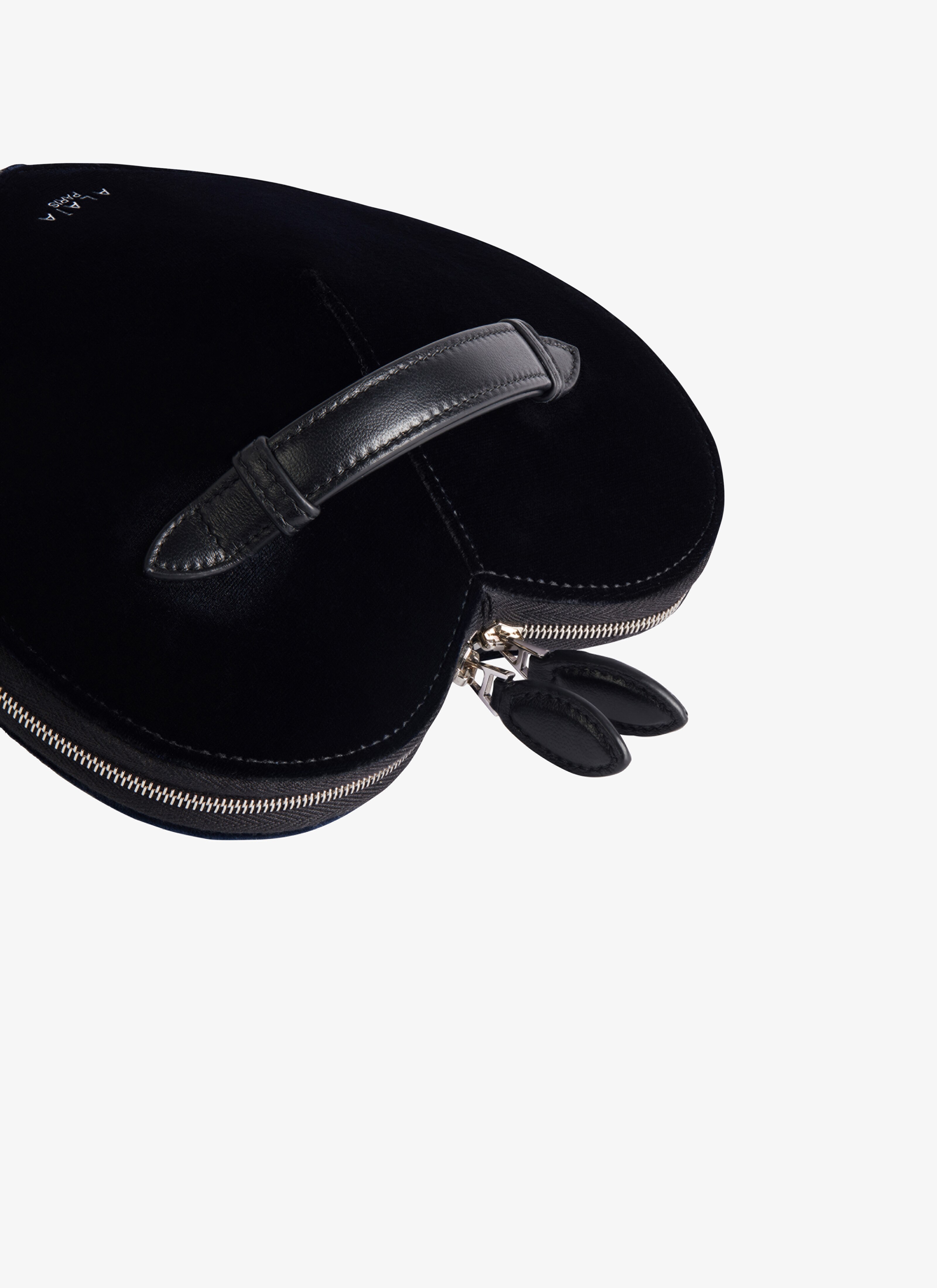 ALAÏA BLAU LE CŒUR CLUTCH AUS SAMT