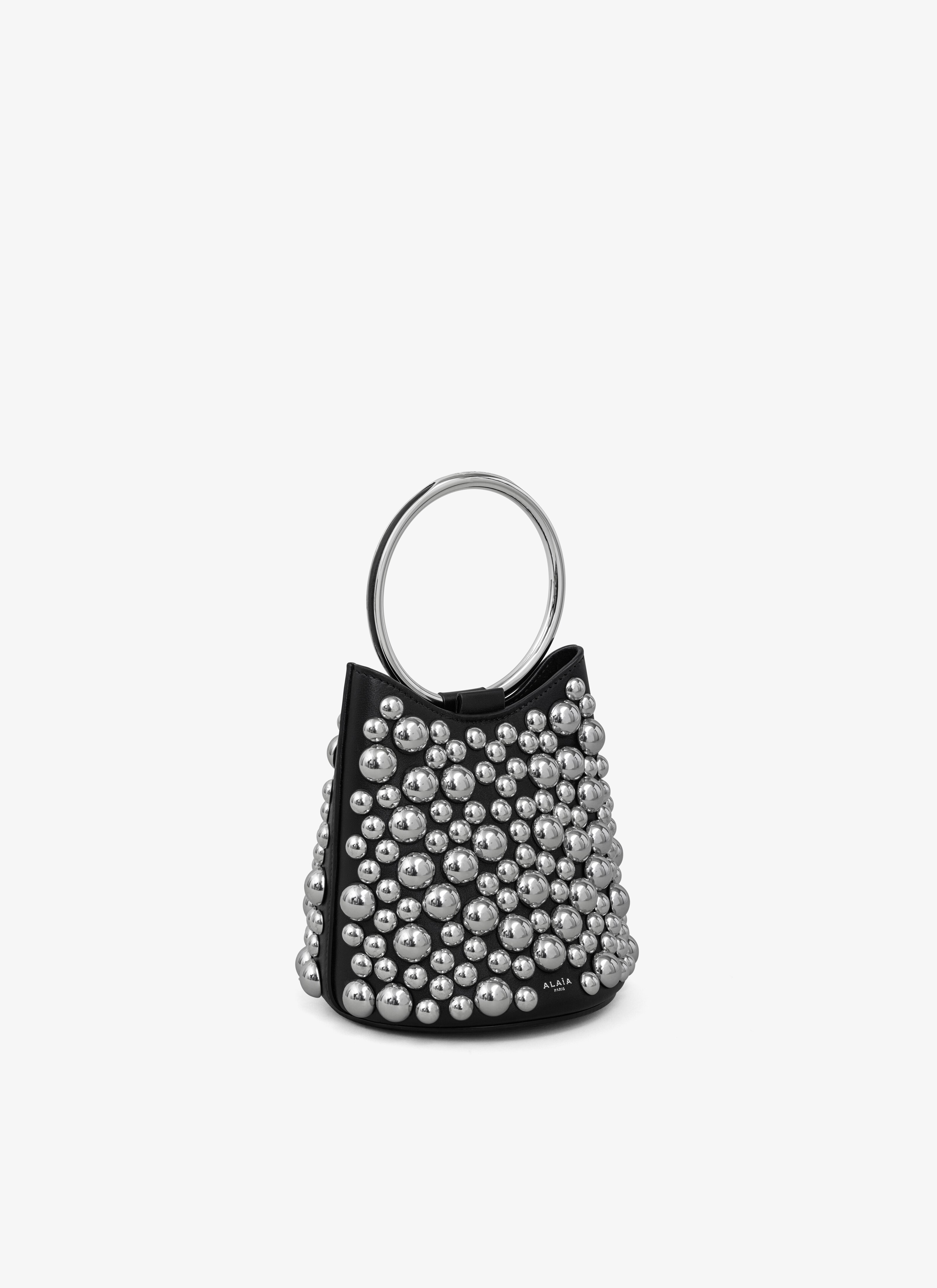 ALAÏA SCHWARZ TASCHE RING MINI BUCKET MIT KUGELN AUS KALBSLEDER