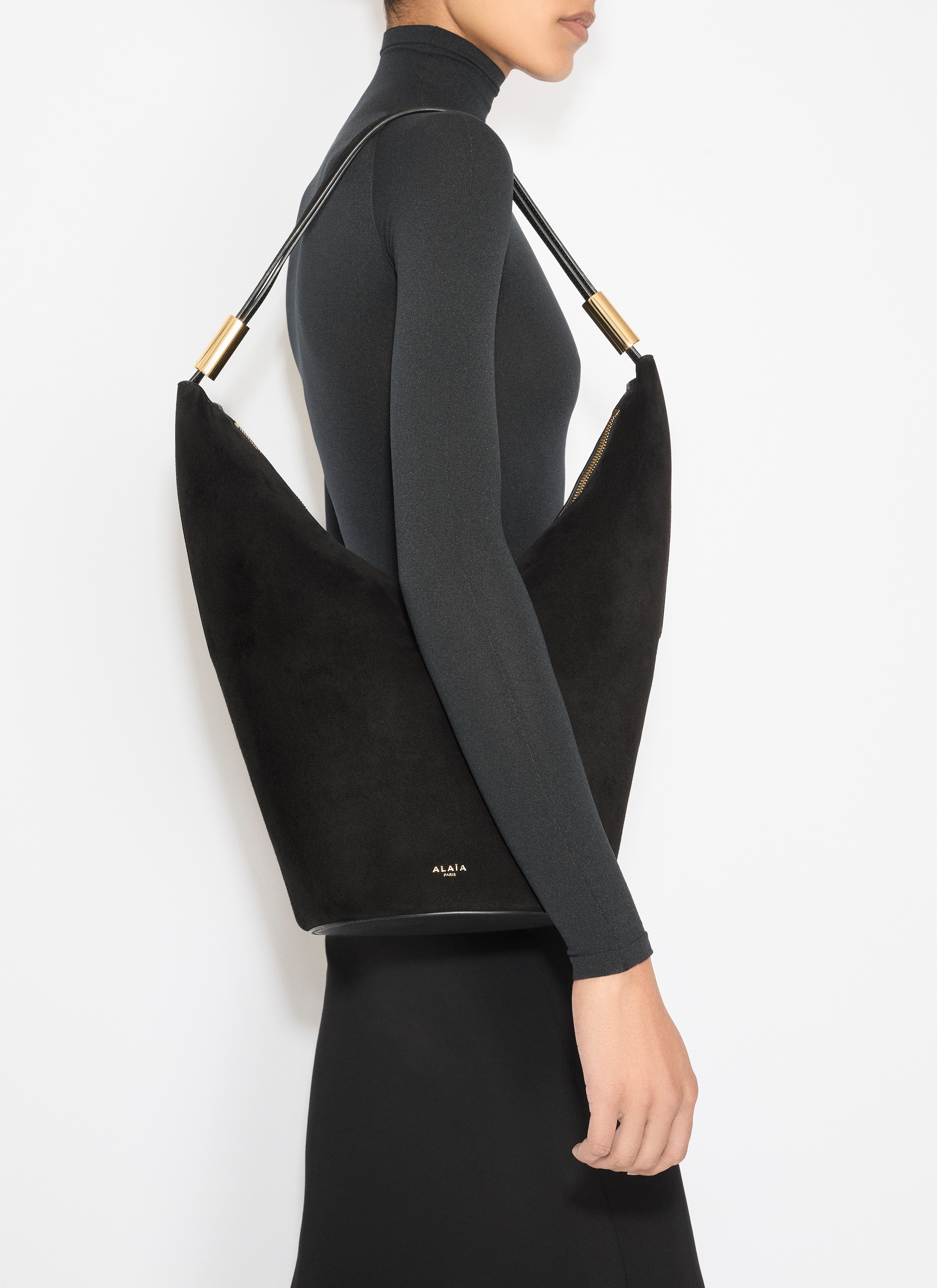 ALAÏA 블랙 스웨이드 염소가죽 및 송아지 가죽 소재 SHAPE 미디엄 백