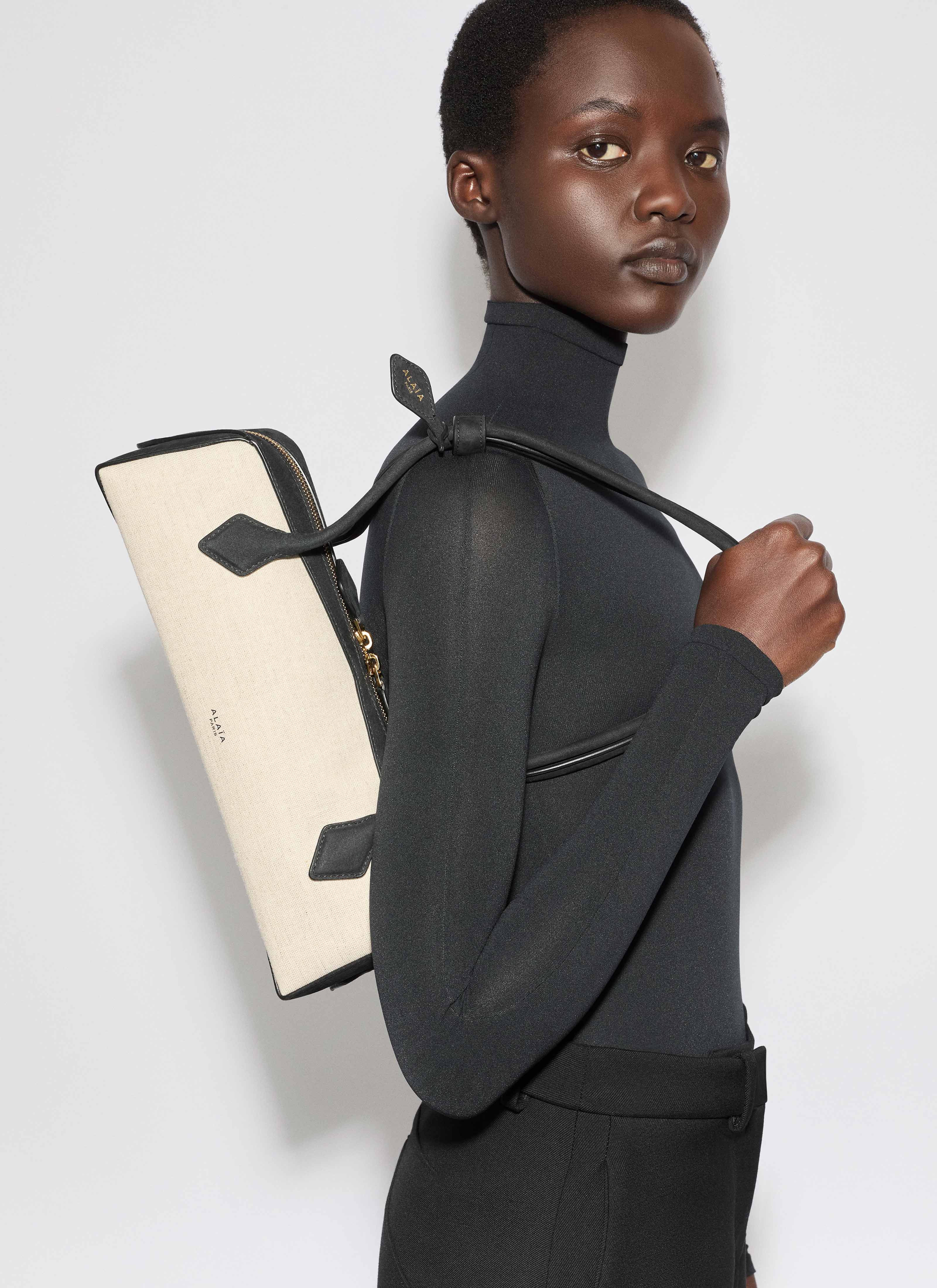 ALAÏA BORSA LE TECKEL MEDIA IN TELA E NABUK NERO