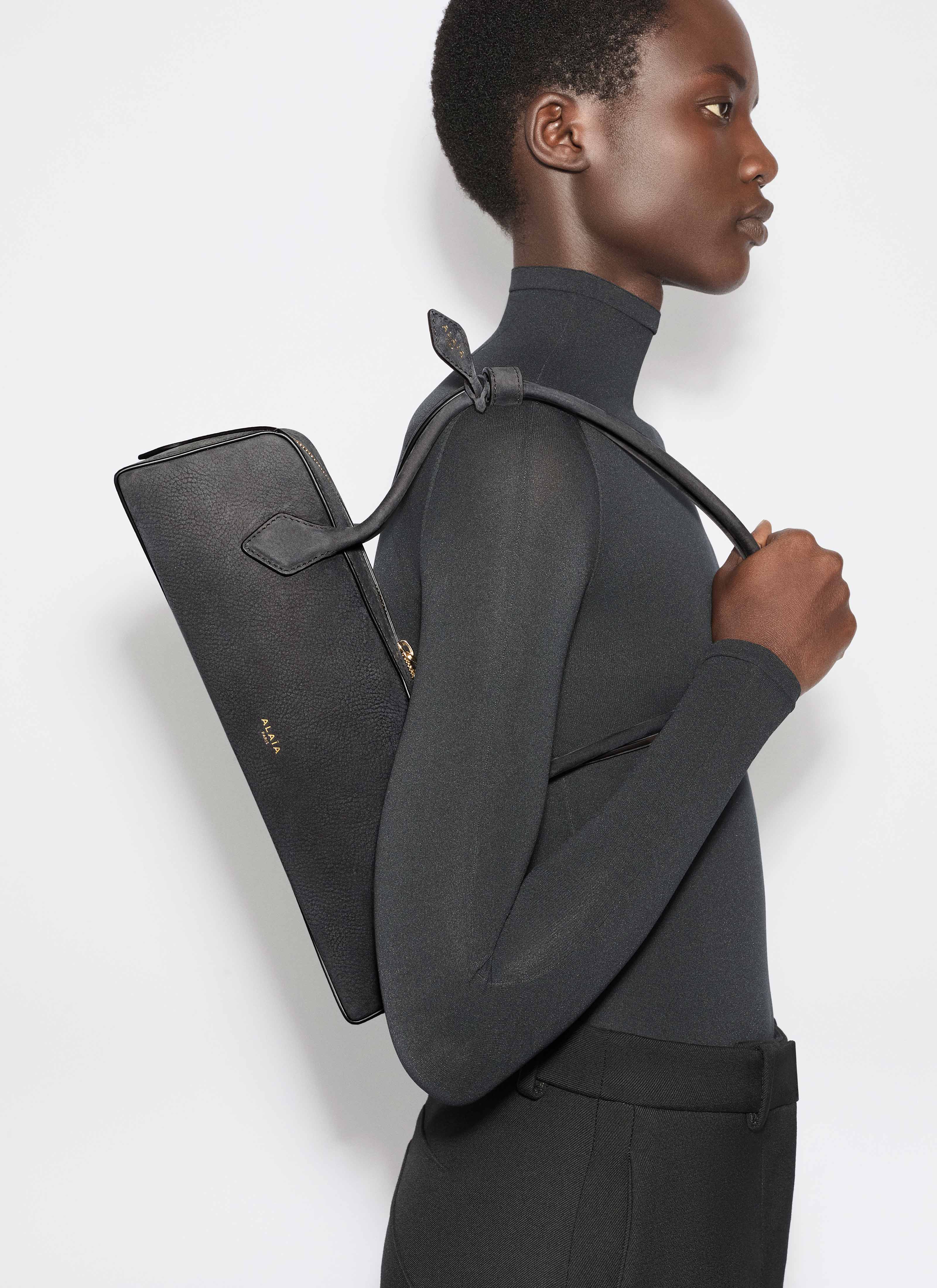 ALAÏA ANTHRACITE LE TECKEL MEDIUM BAG IN NUBUCK