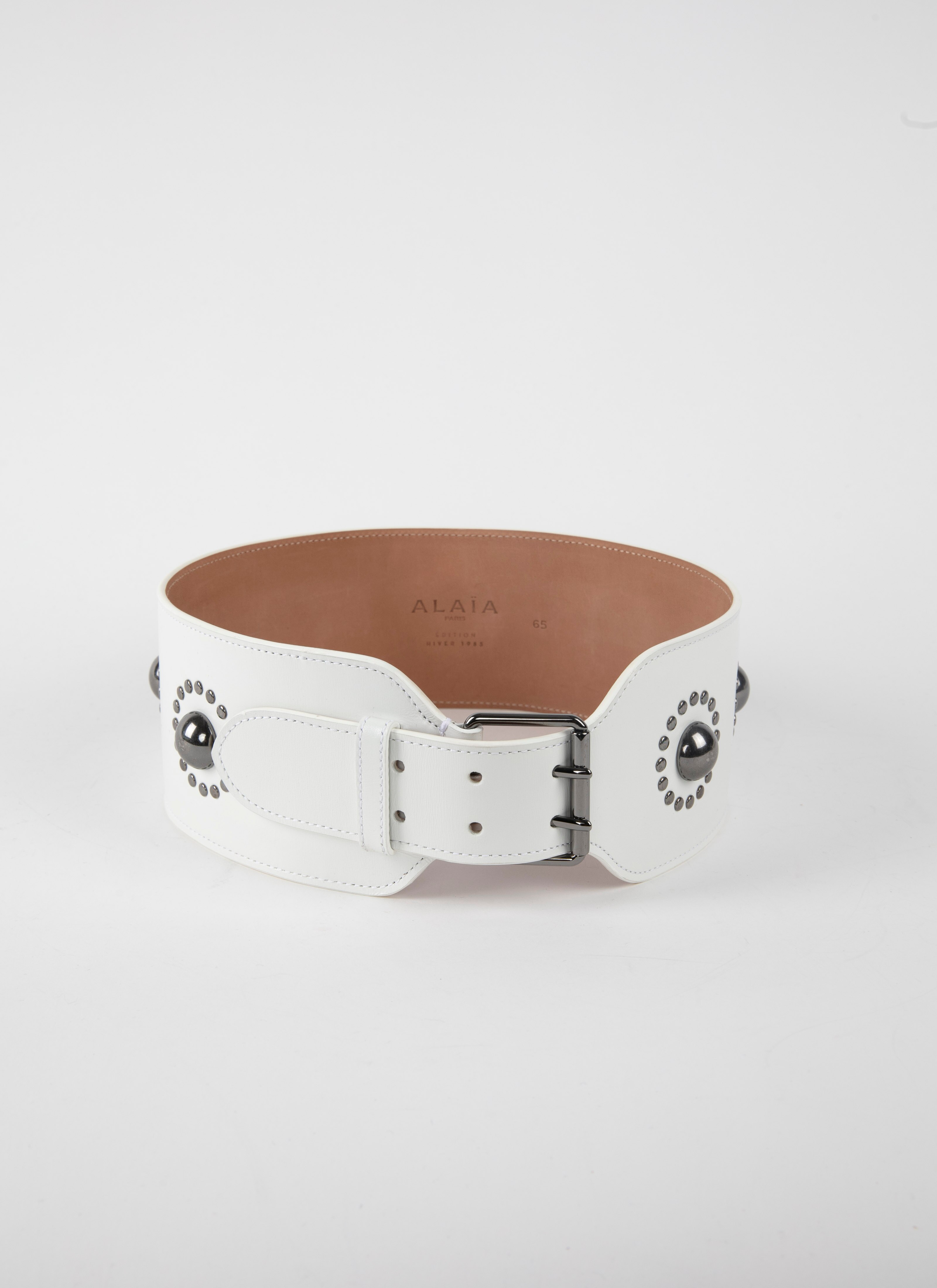 Belts maison-alaia.com