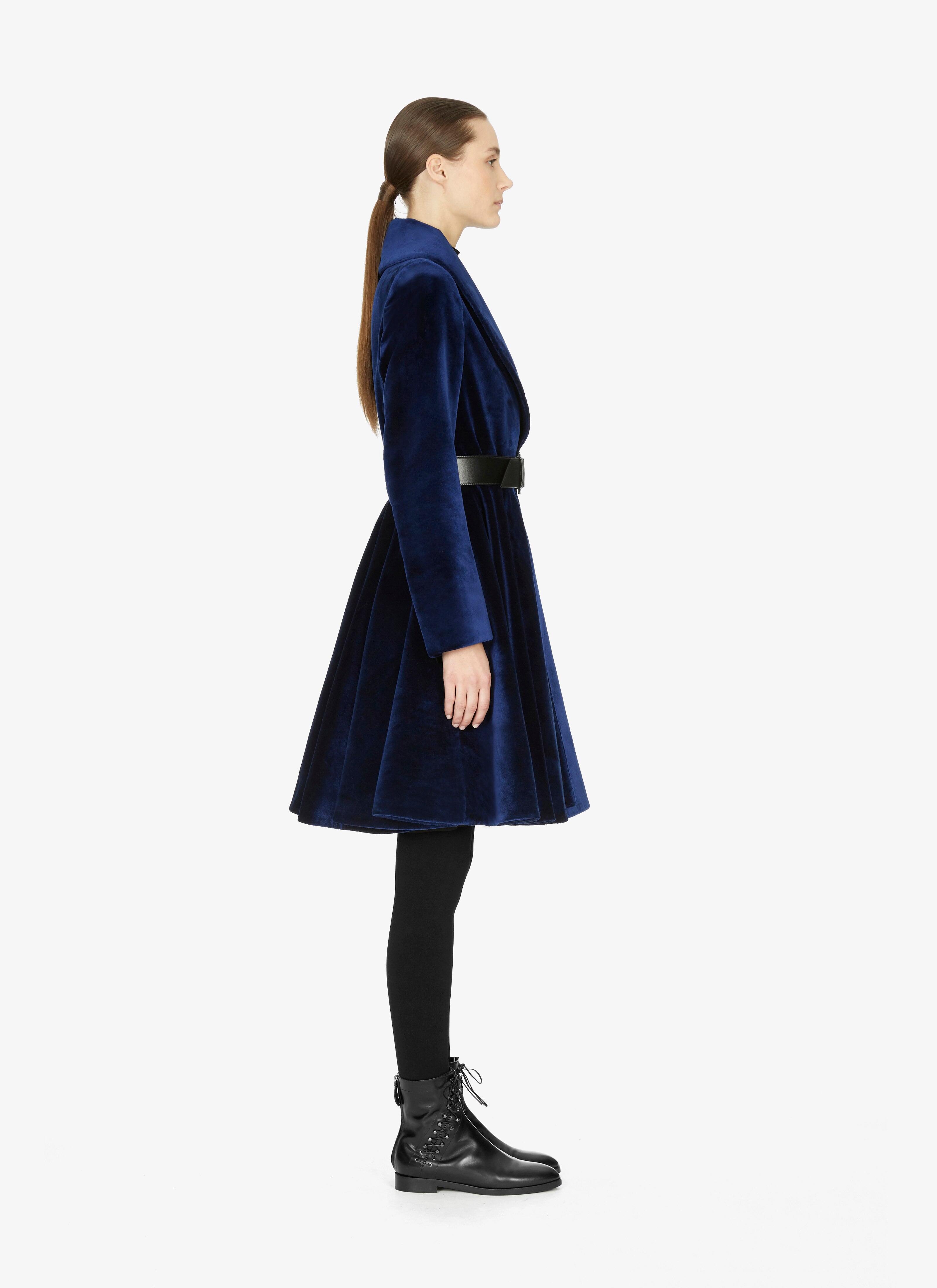 Midi Velvet Dress Coat
Midi Velvet Dress Coat
- maison-alaia.com