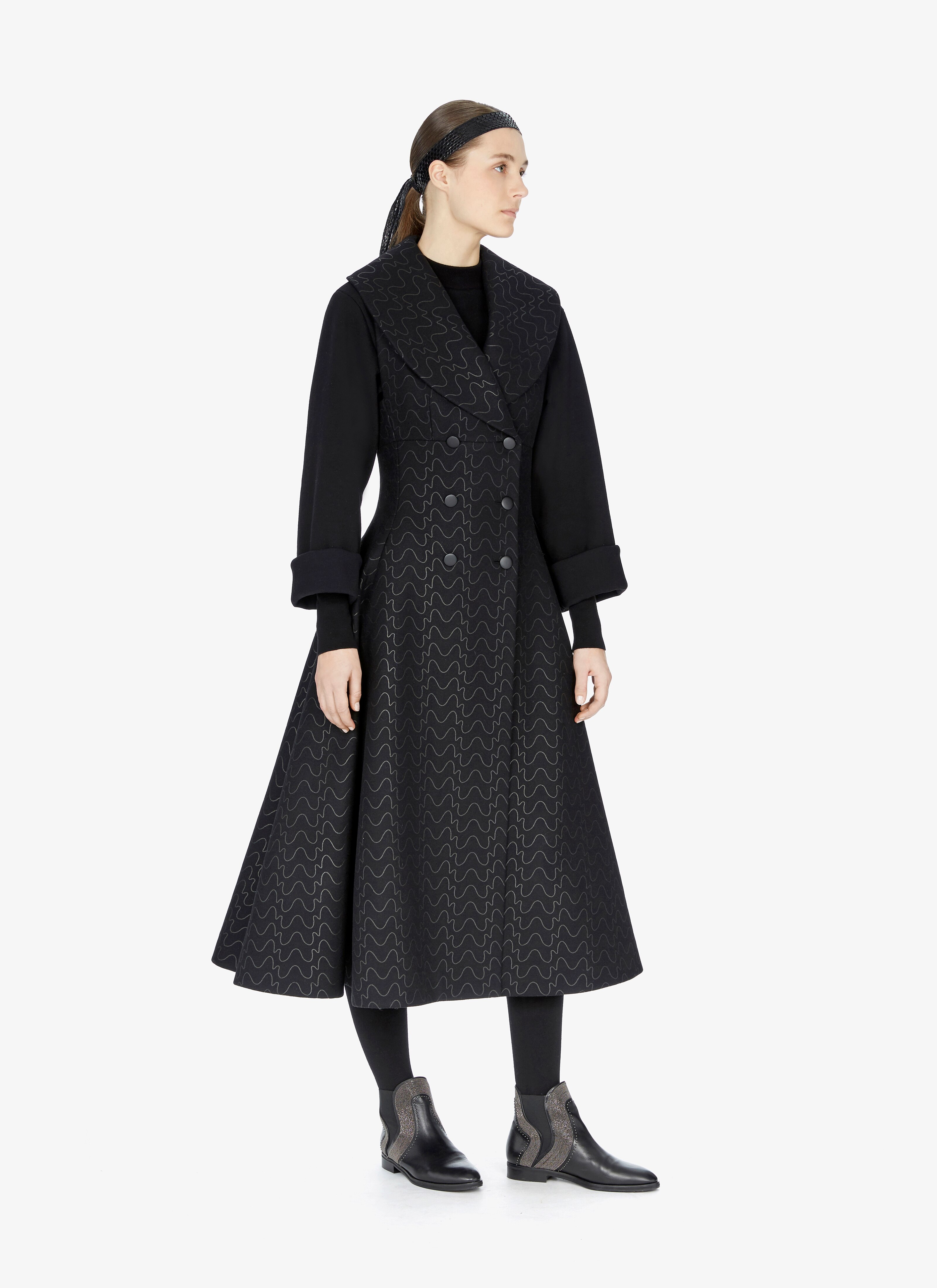Wool Sleeveless Coat
Wool Sleeveless Coat
- maison-alaia.com