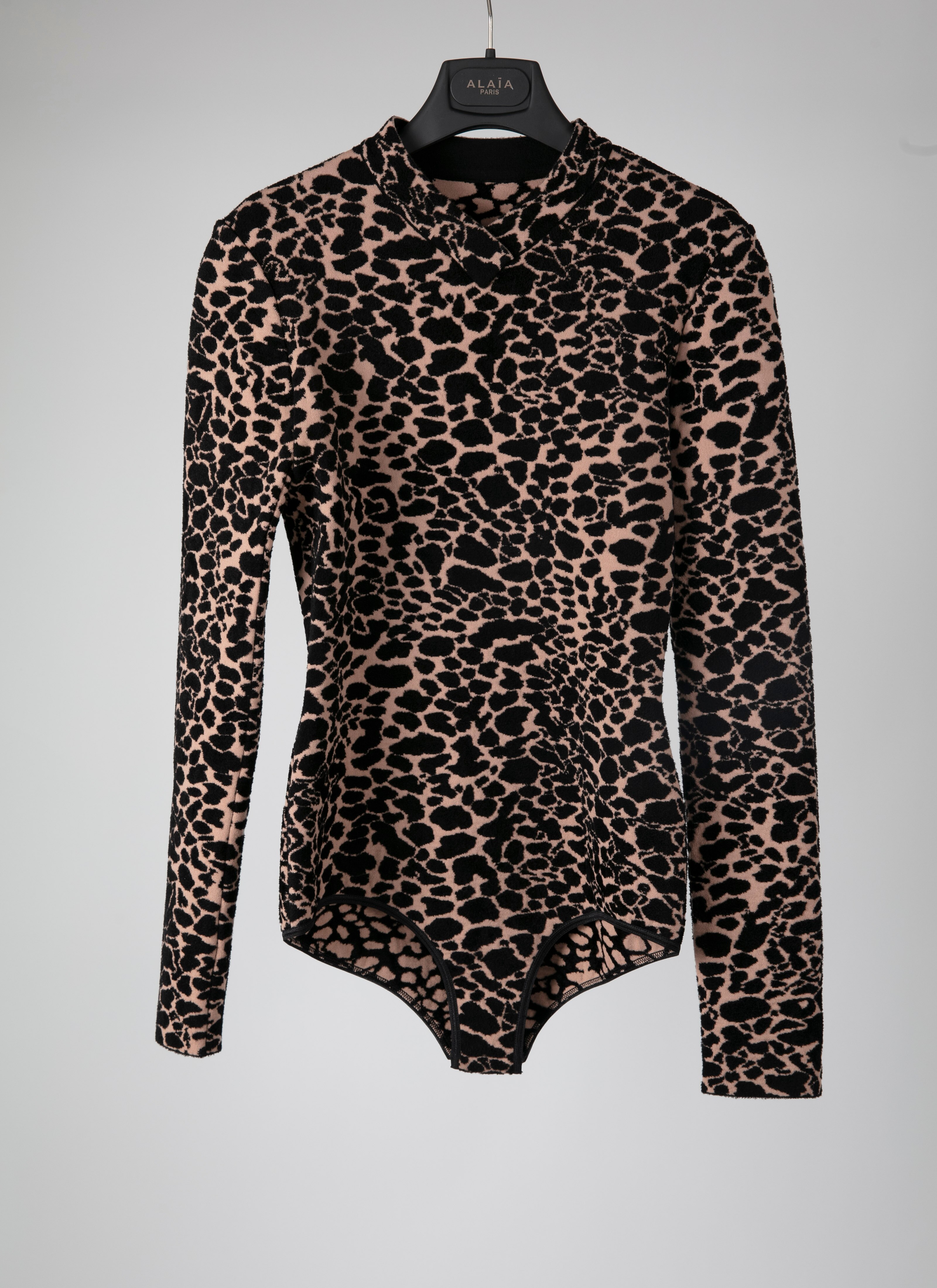 ALAÏA BLUSH/BLACK BODIES