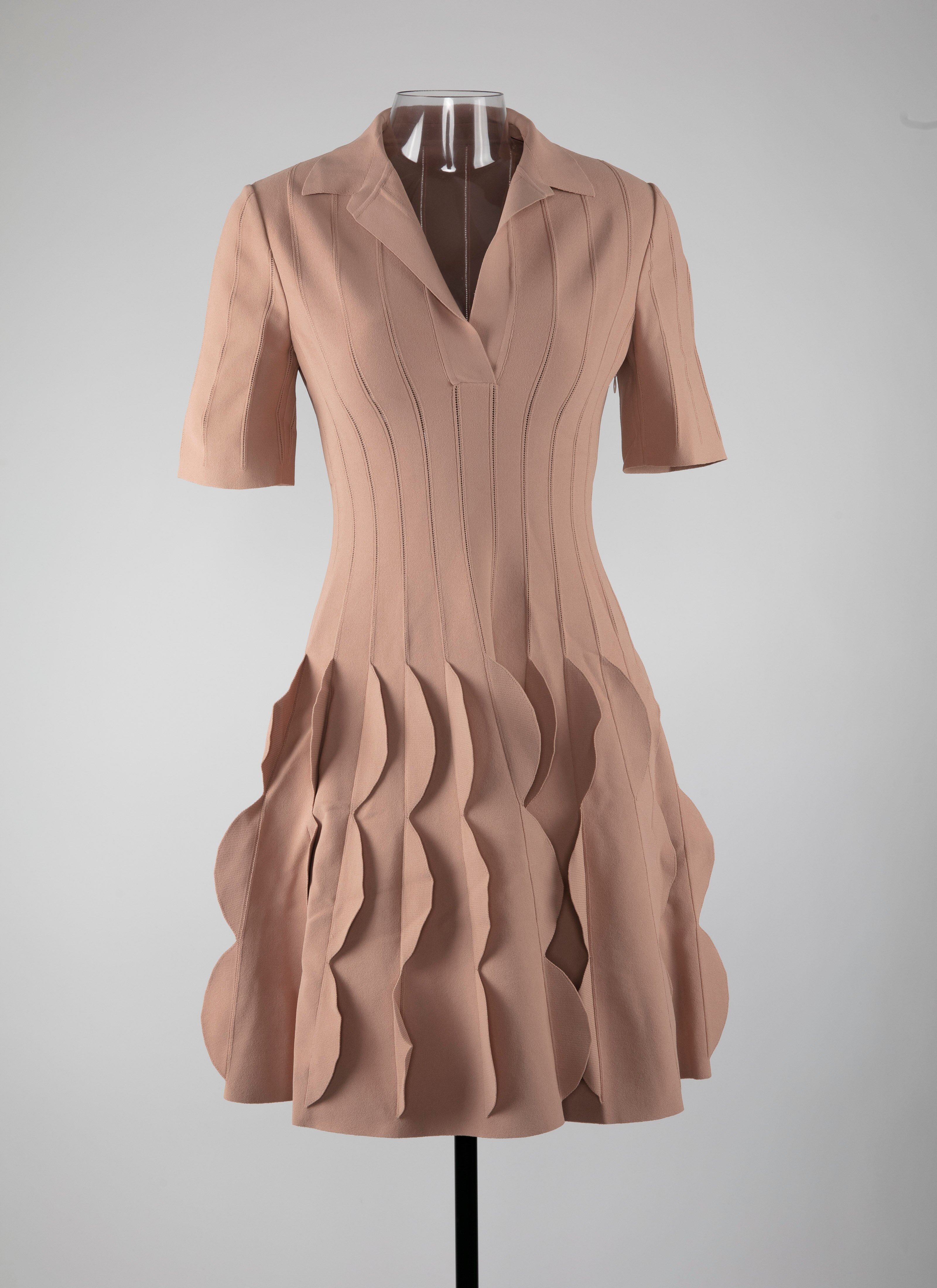 ALAÏA ROBES CHAIR