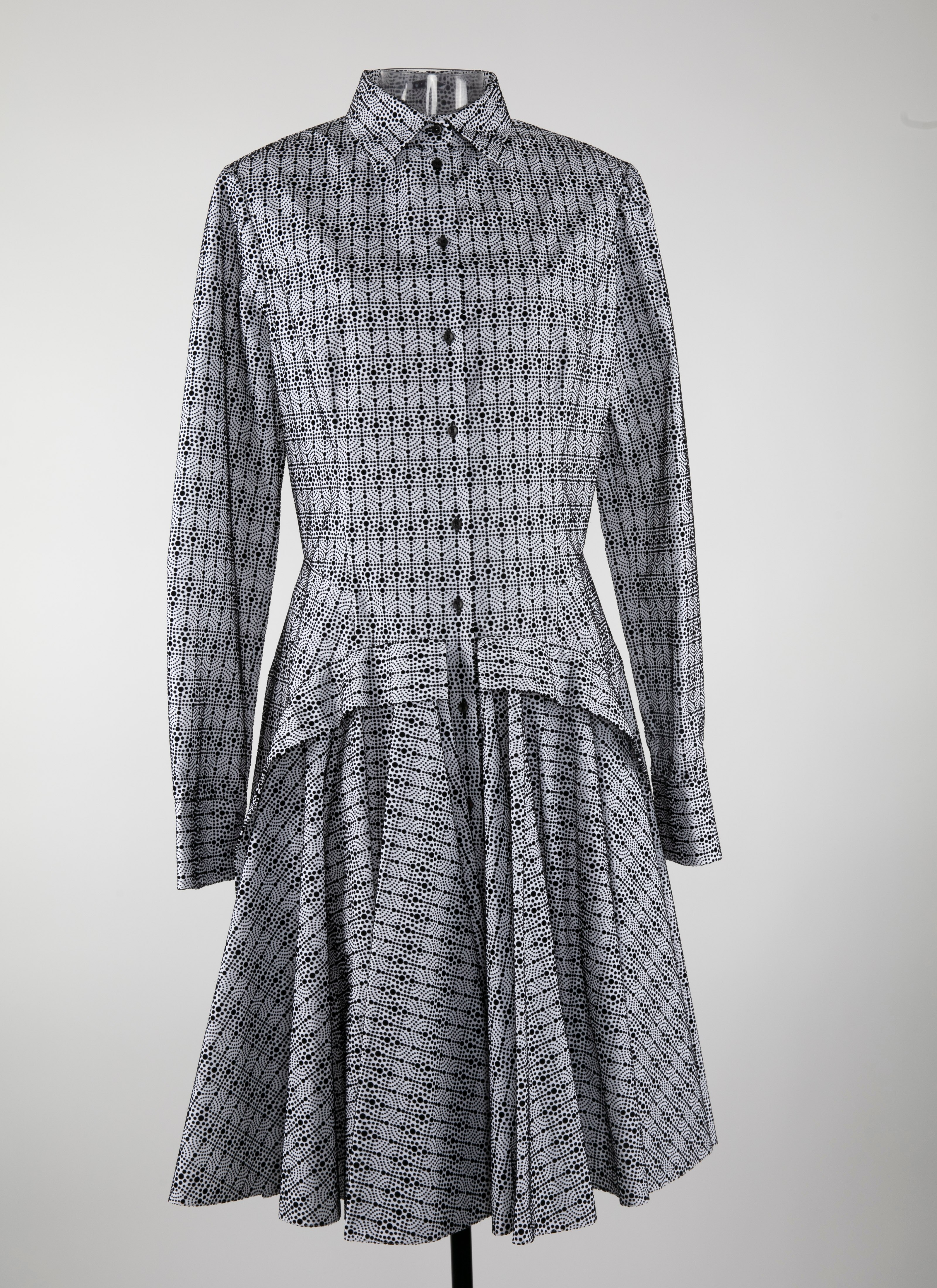 ALAÏA WHITE/BLACK DRESSES