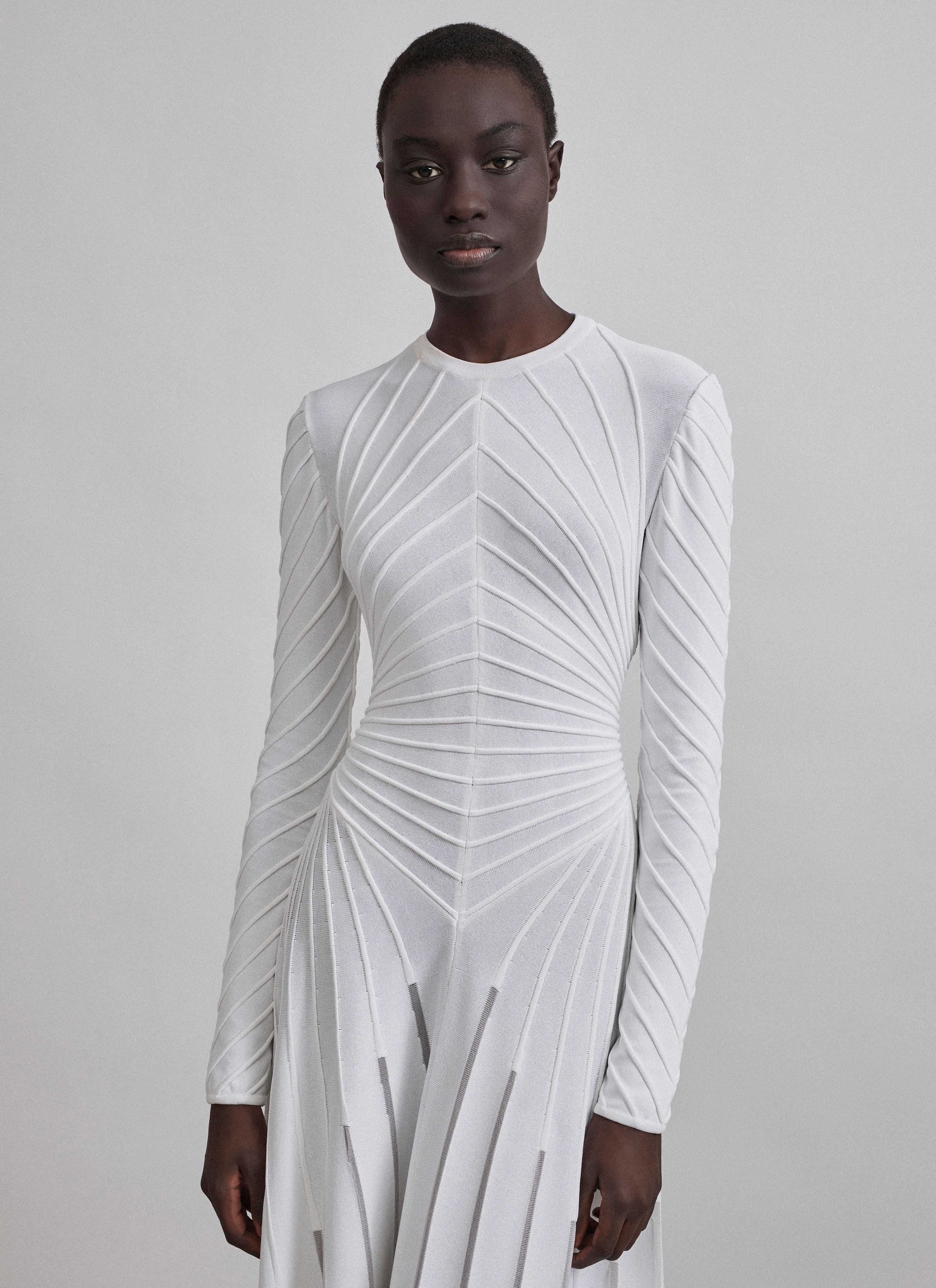 ALAÏA WHITE LONG-SLEEVED OTTOMAN KNIT DRESS